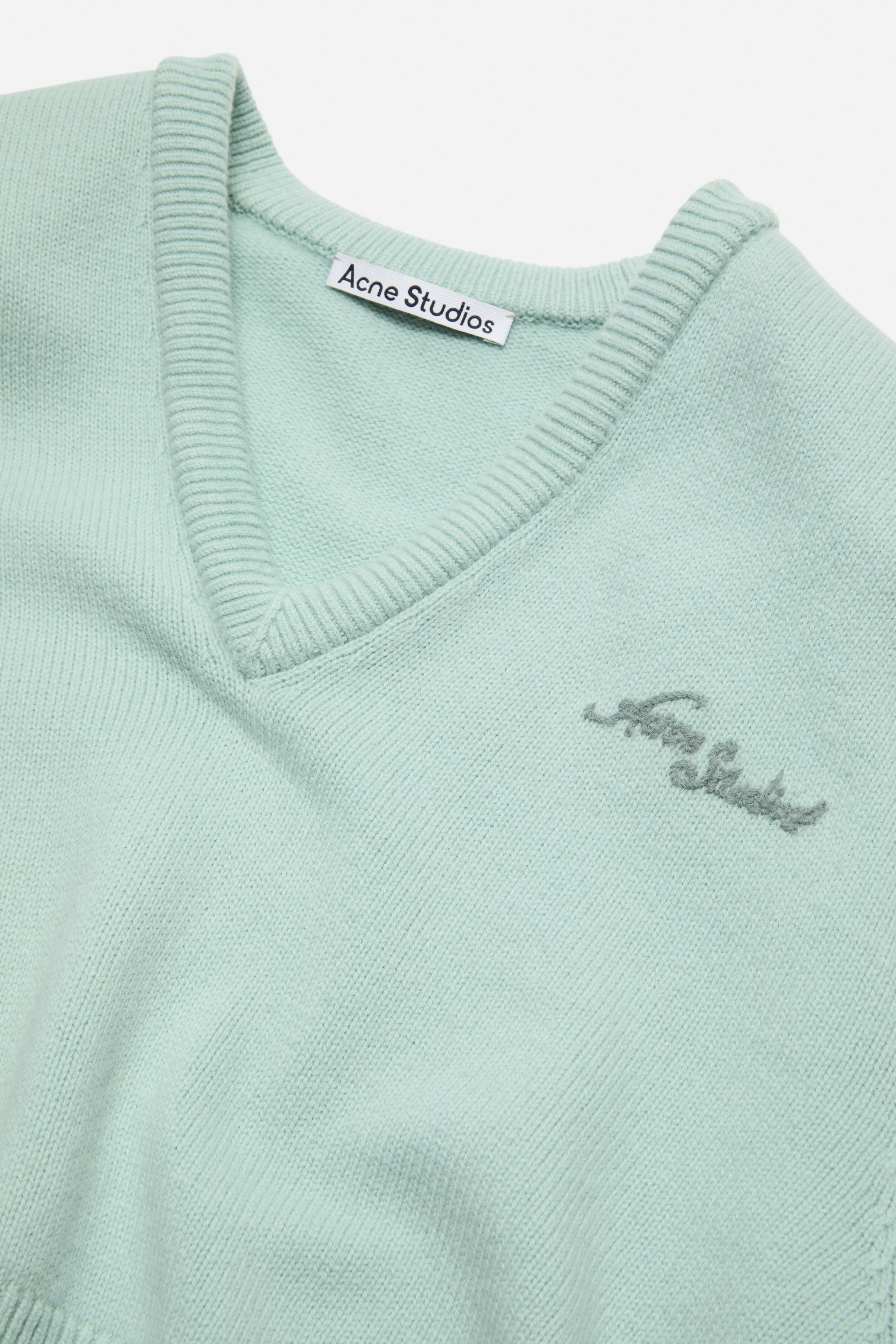 Wool v-neck sweater - Faded mint - 5