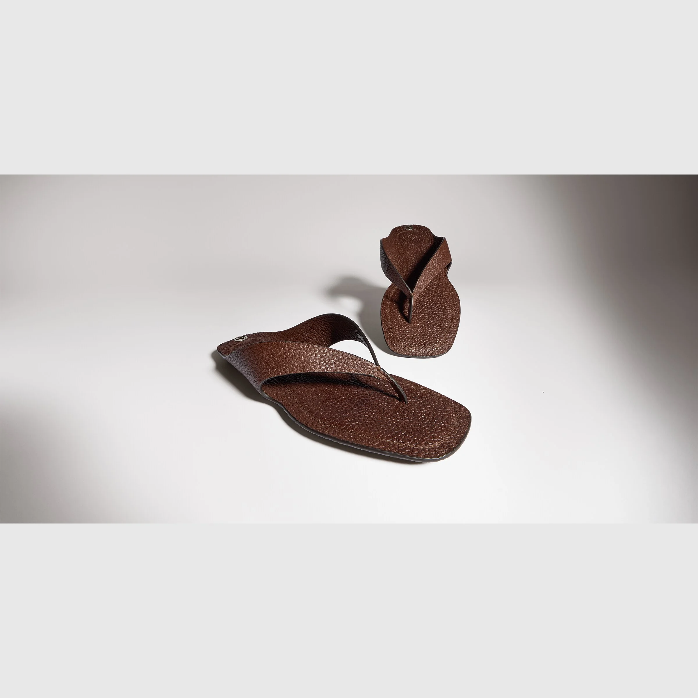 Men's thong sandal with Interlocking G - 1