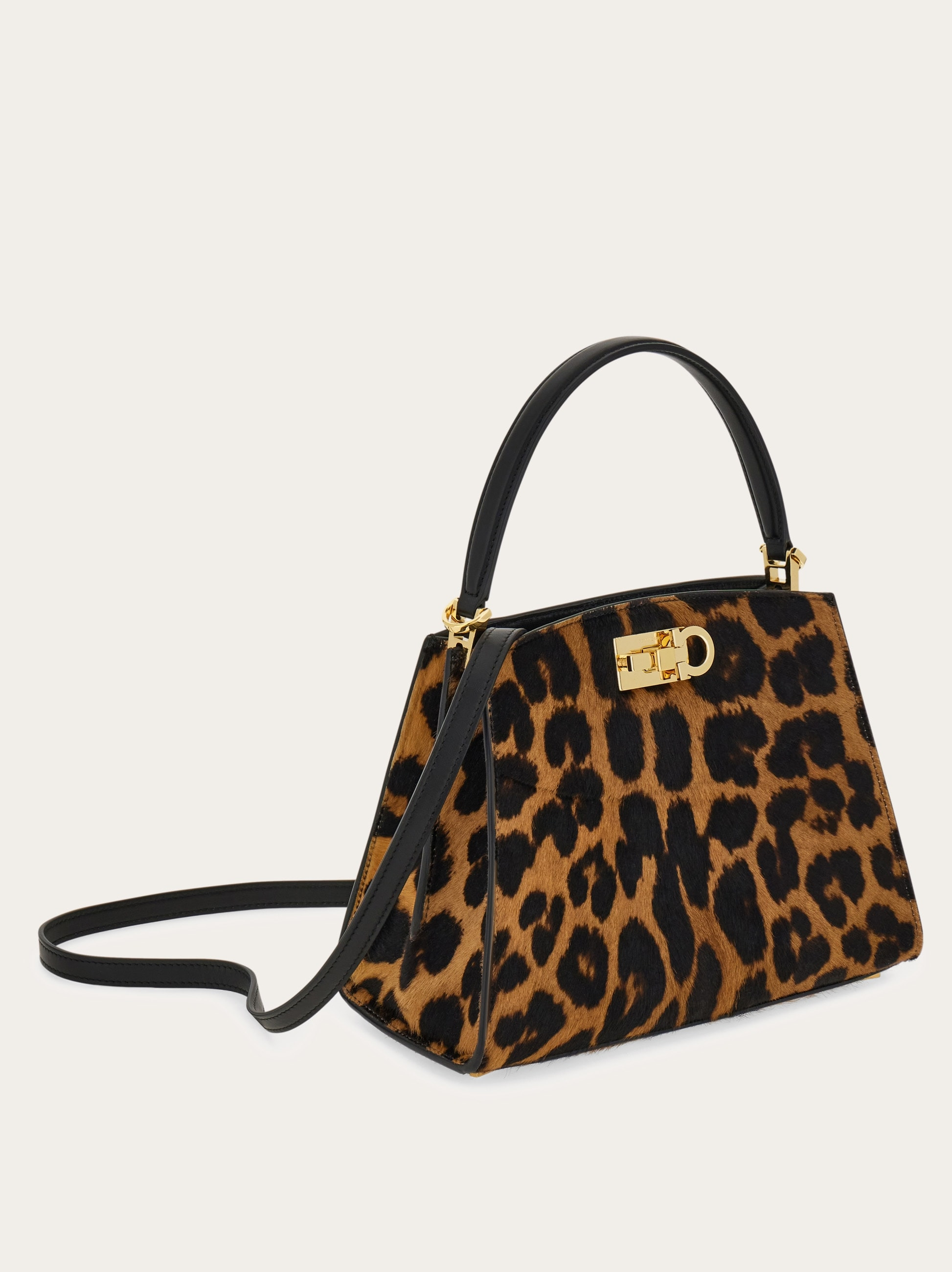 【FERRAGAMO】Ferragamo Studio Box bag (XS) New Ferragamo Studio box bag (XS) - Women | Ferragamo