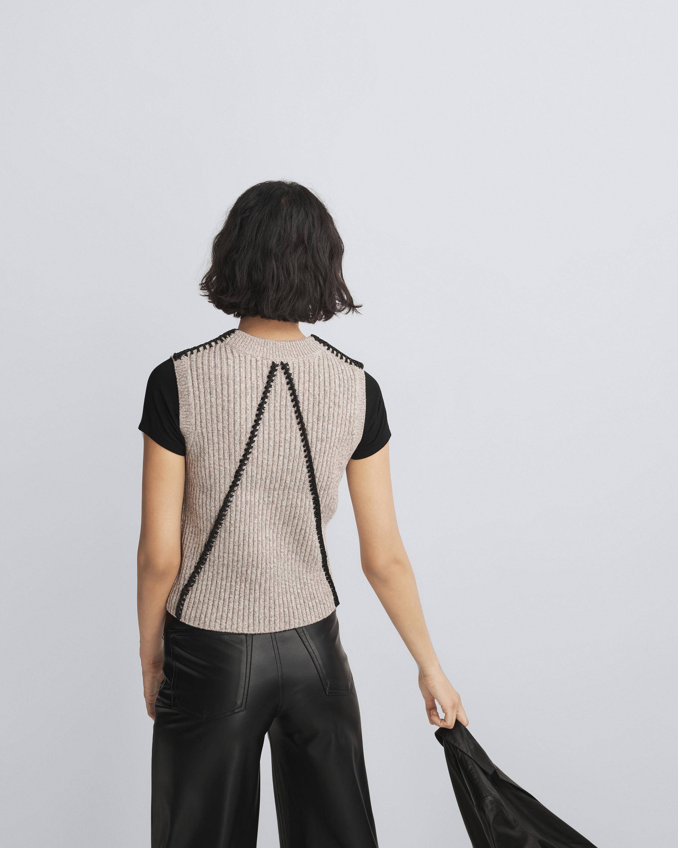 Ingrid Wool Vest
Relaxed Fit - 6