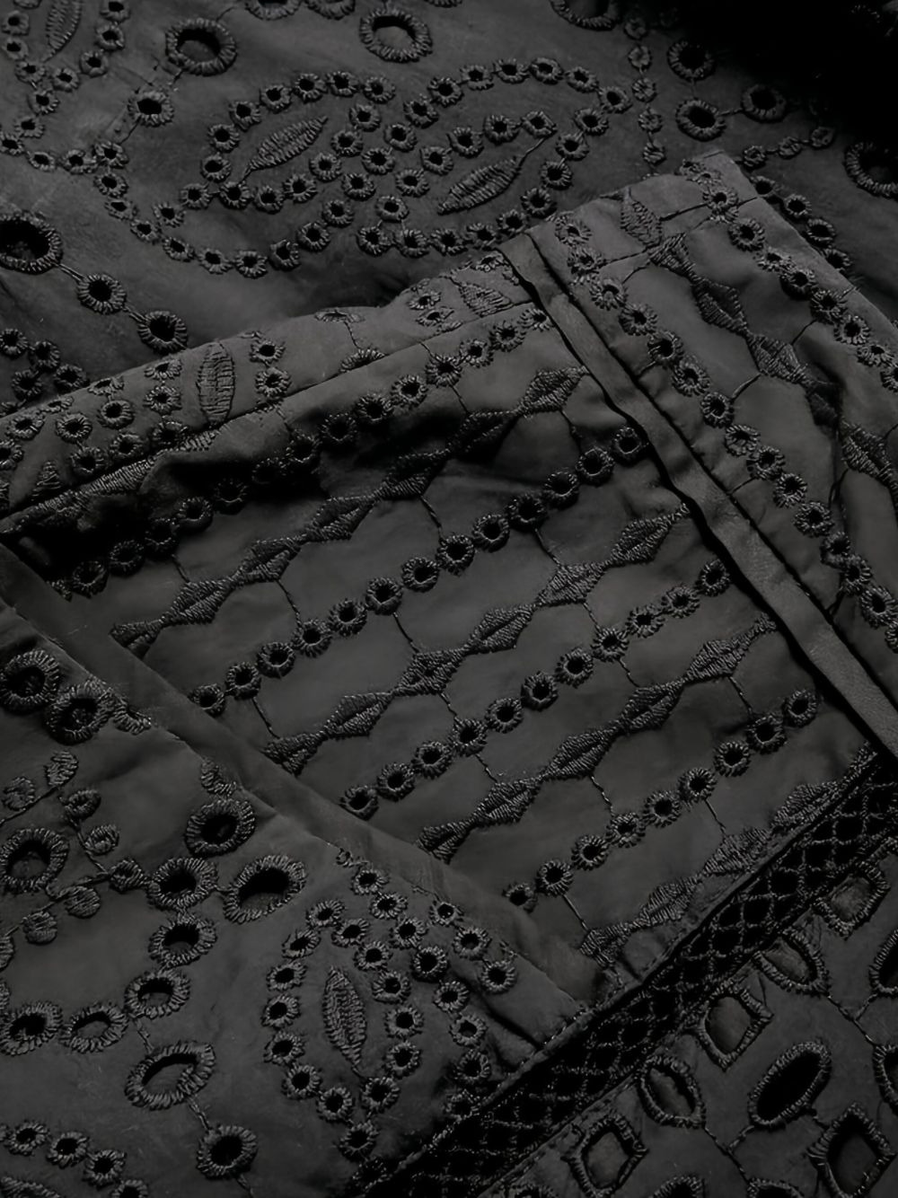 Fabian eyelet-embroidered shorts - 5