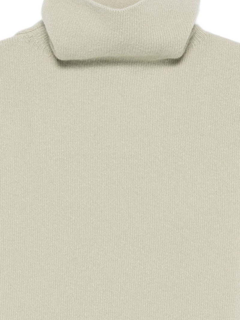 turtleneck sleeveless top 3