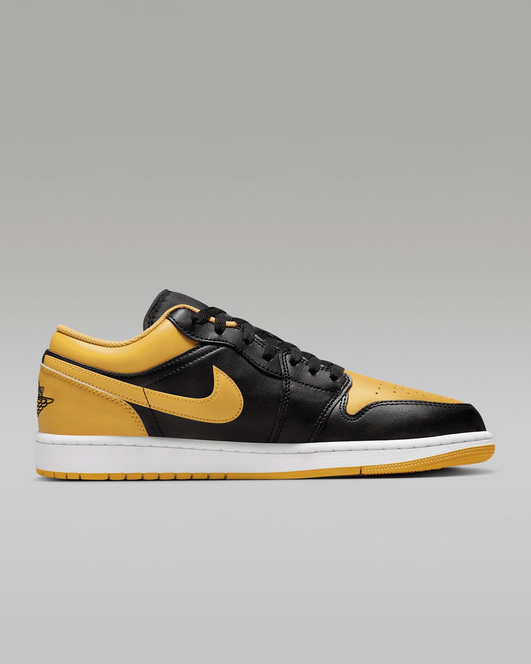 Air Jordan 1 Low Men's Shoes - 3