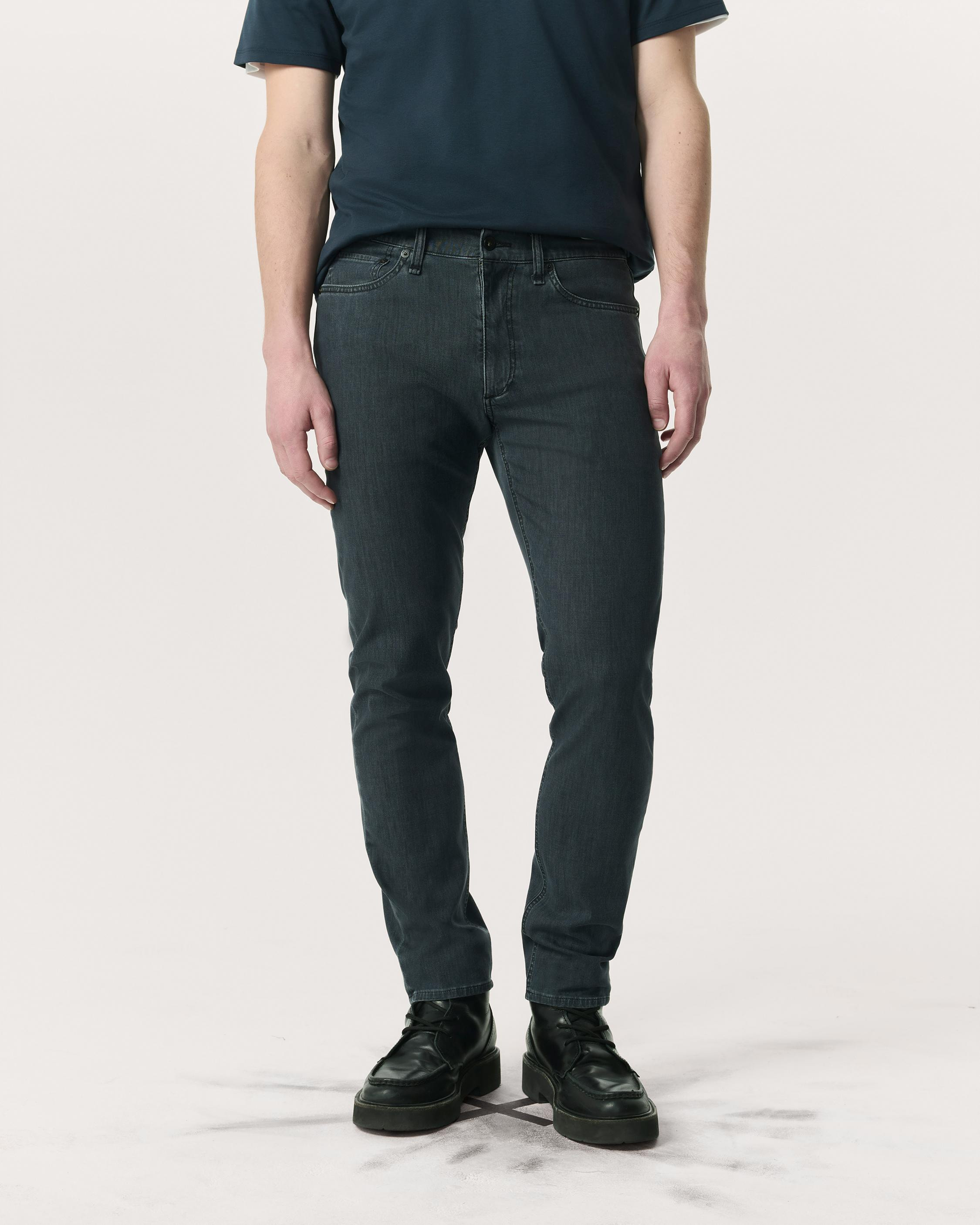Fit 2 Slim Fit Jeans
rbAIRFLEX Denim - 3