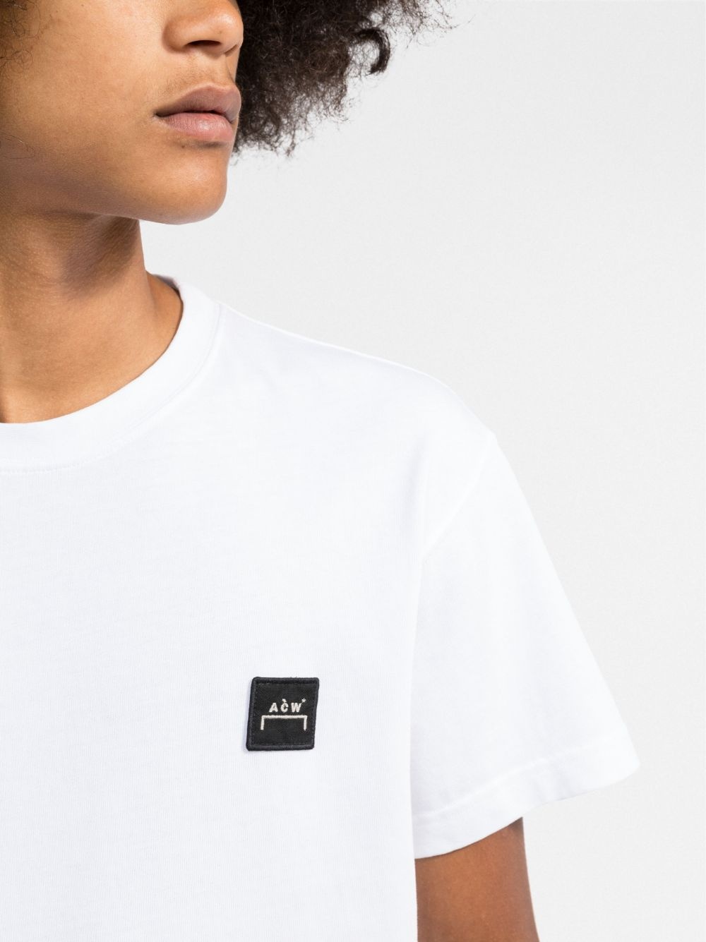 embroidered logo-patch crew-neck T-shirt - 5