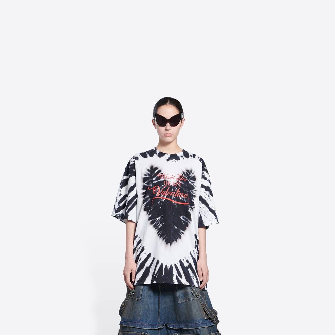 Valentine's Day 22 Tie-dye Rib Triangle T-shirt Oversized in Black - 3