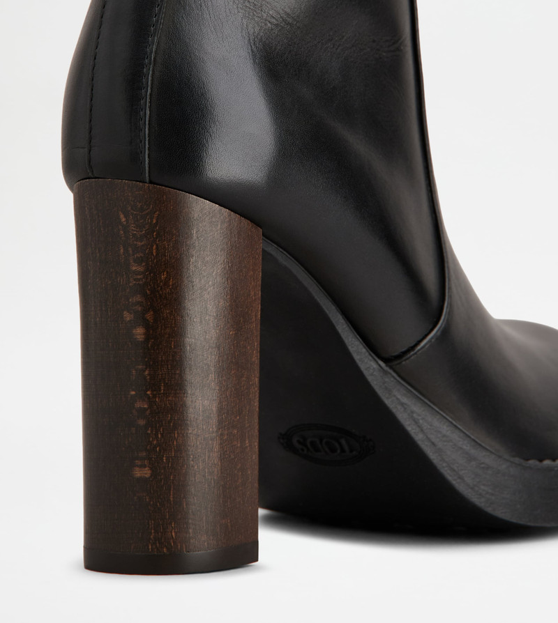 ANKLE BOOTS IN LEATHER - BLACK 6