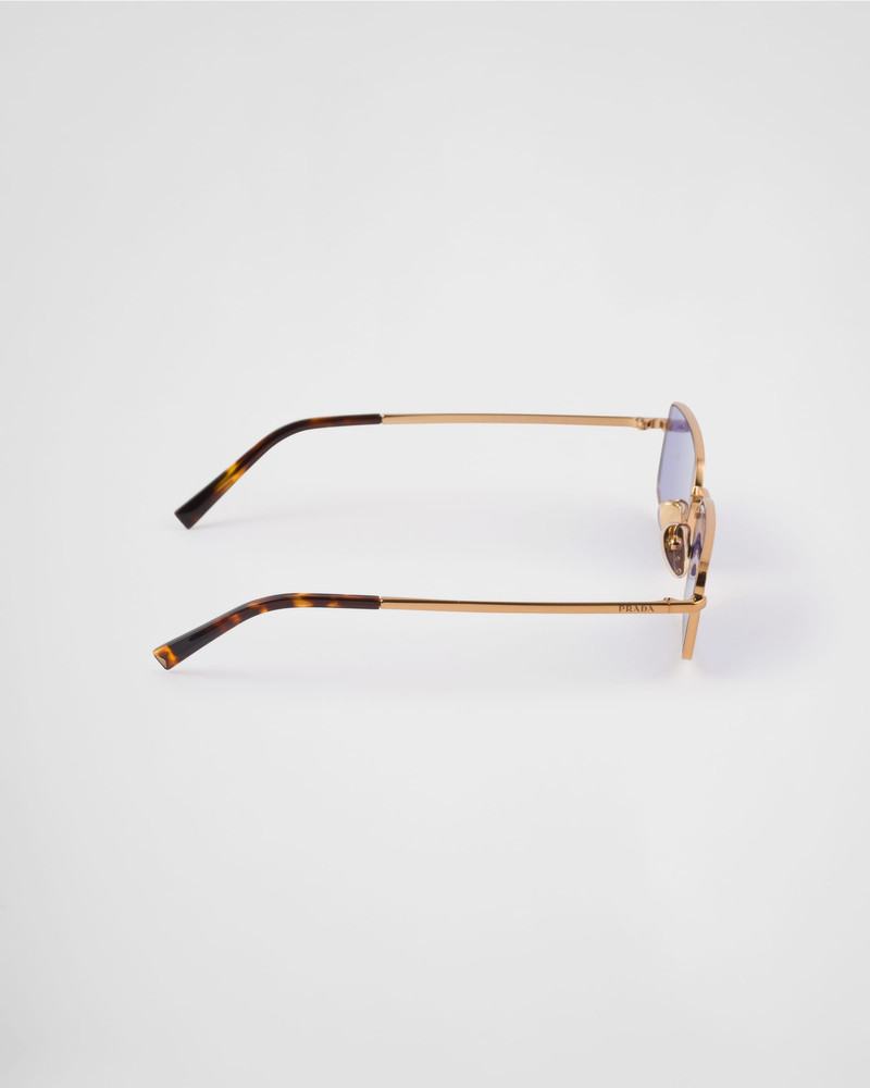 Sunglasses with the Prada logo 4