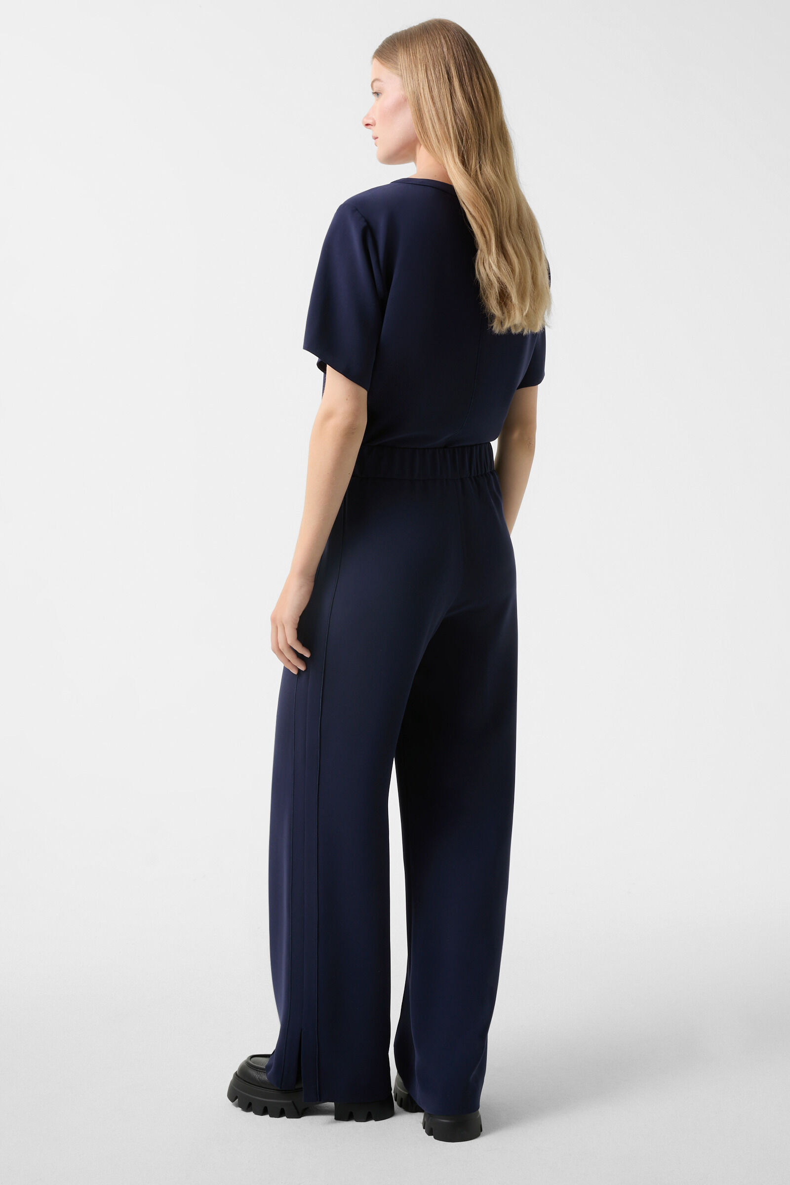 Suzy crepe marlene trousers in Navy blue - 3