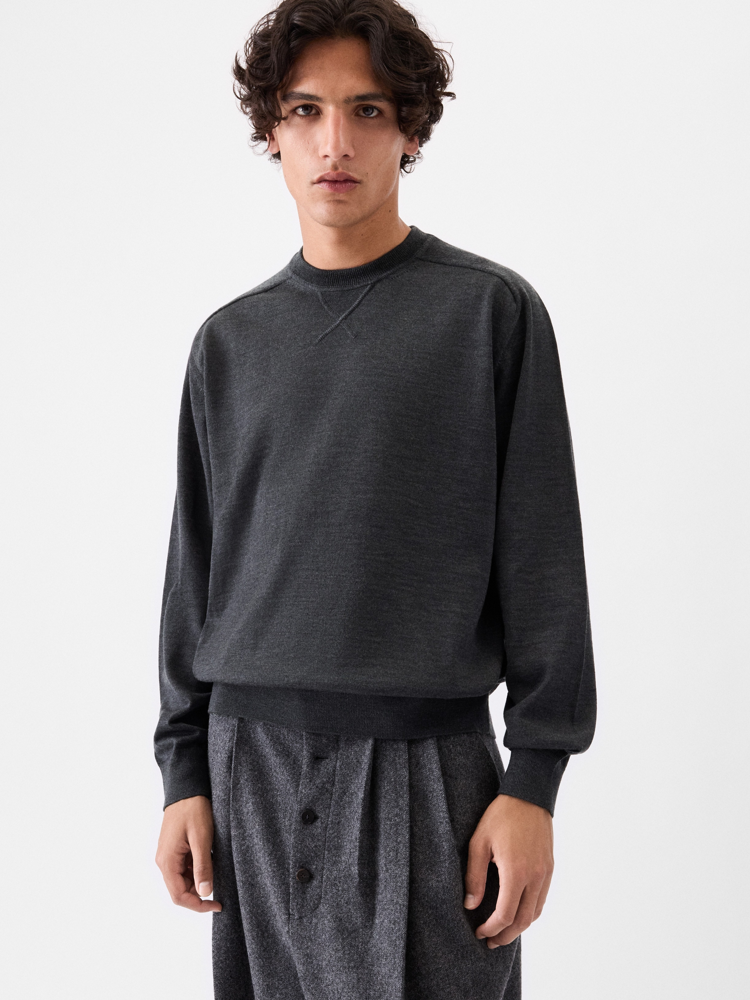 The embroidered sweater - 3