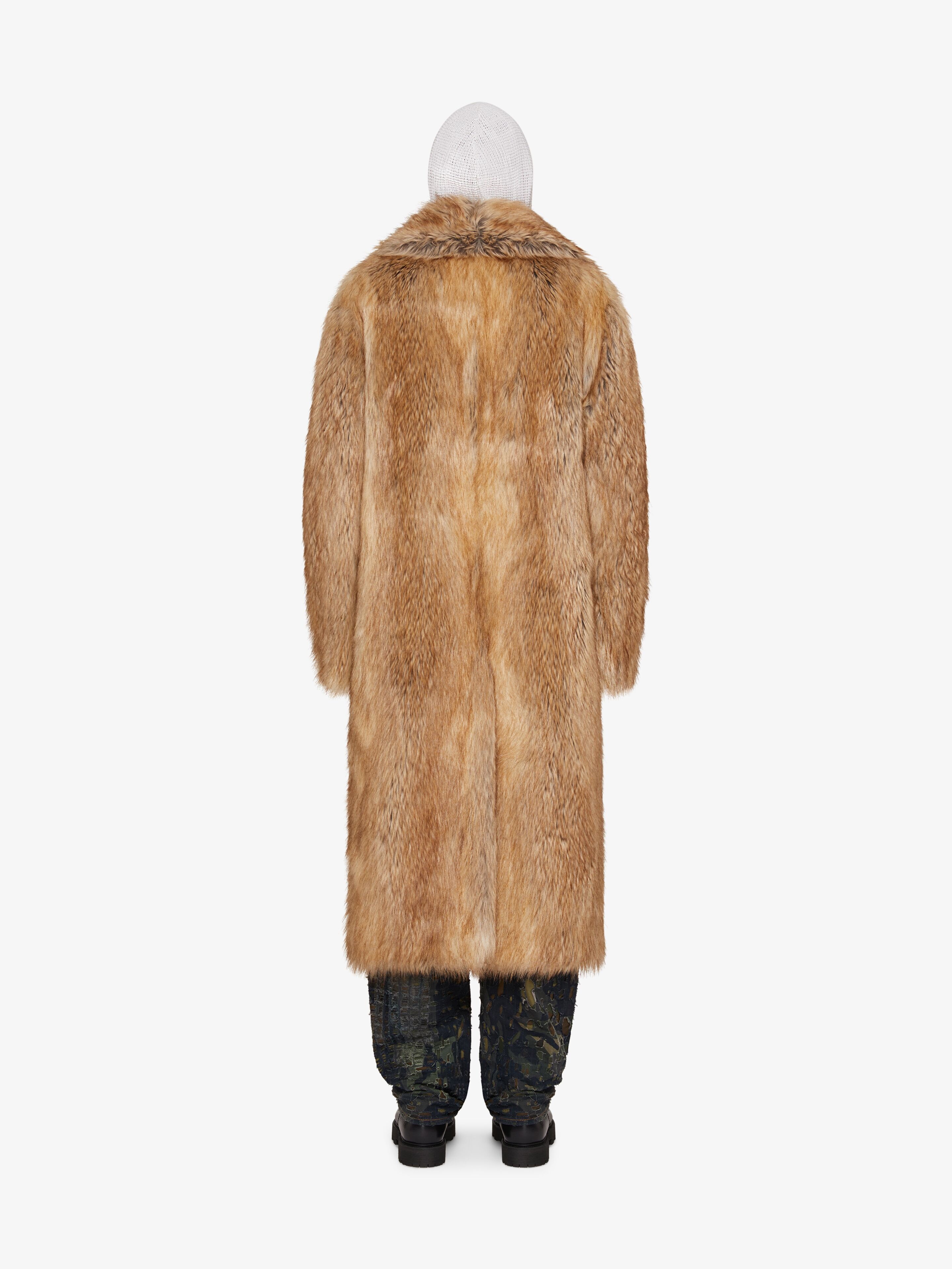 OVERSIZED DOUBLE BREASTED COAT IN FAUX FUR - 4