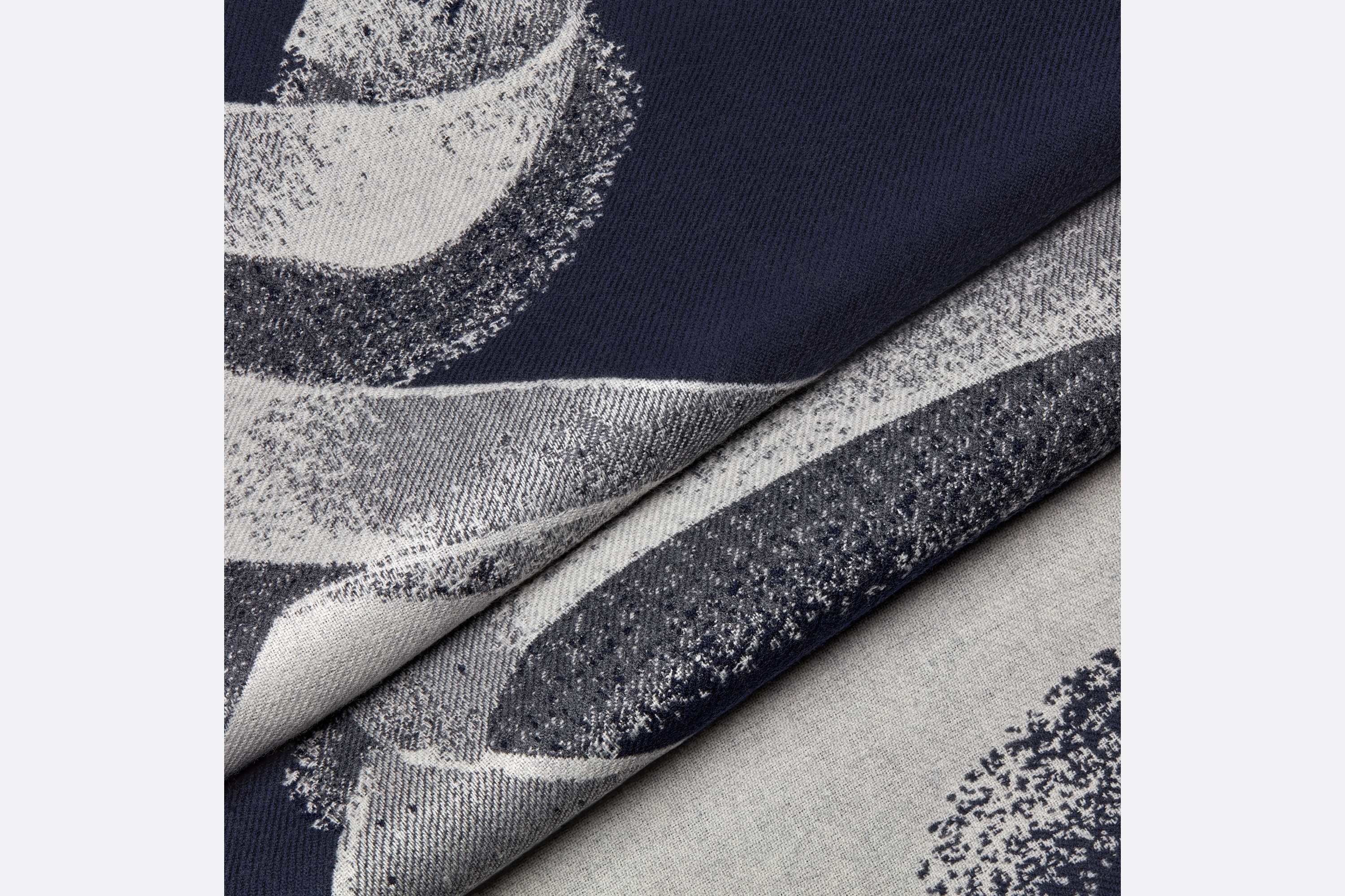 'Dior' Ribbon Blanket - 3