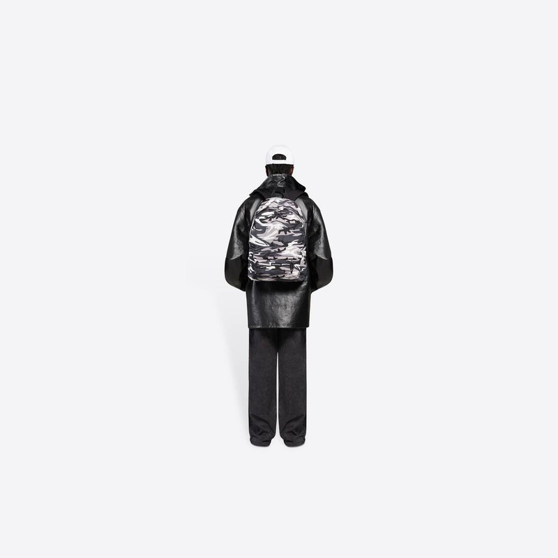 Men's Light Parka in Black 5