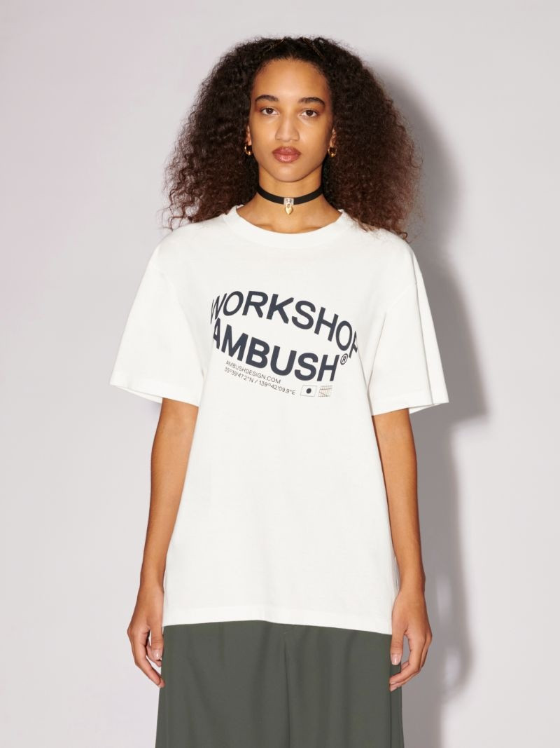 Revolve Ambush 로고 티셔츠 4
