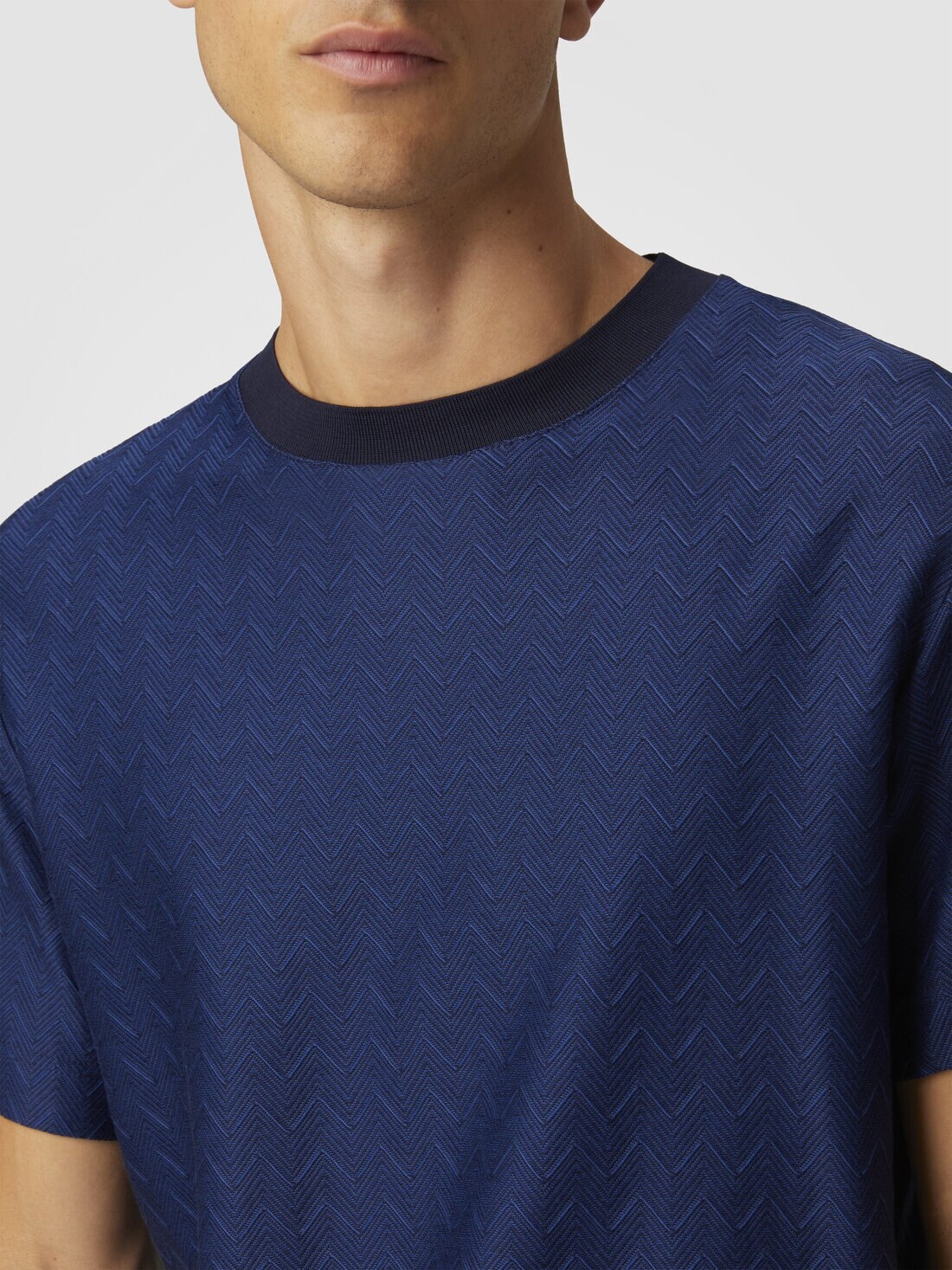 Tone-on-tone zig zag cotton jersey crewneck T-shirt - 5