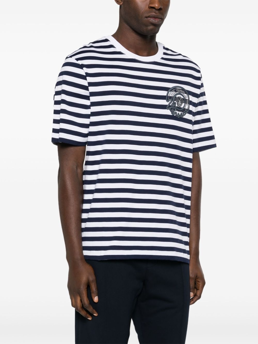 Medusa-embroidered striped T-shirt - 3