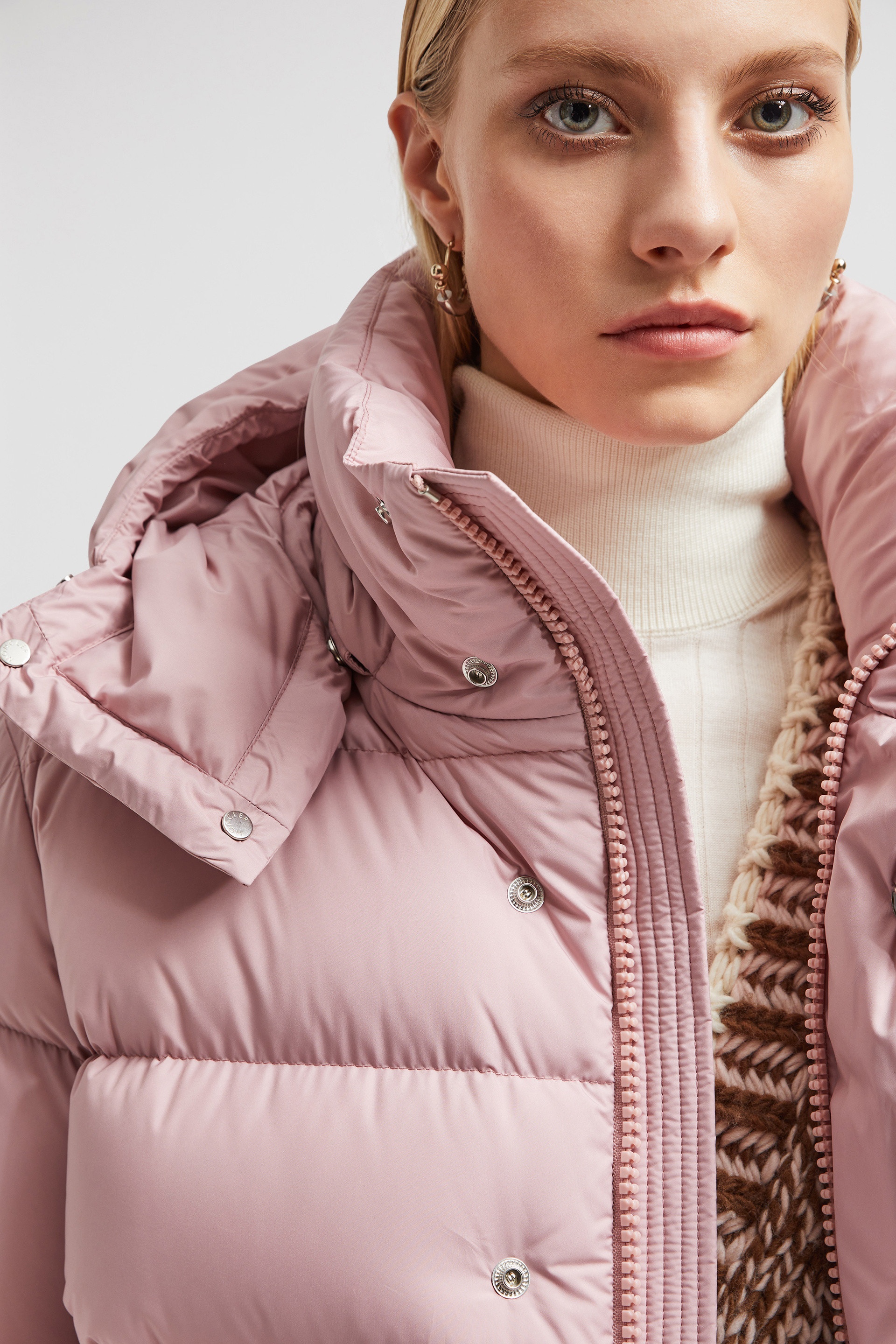そろそろライトダウンの季節。MONCLERピンク そろそろライトダウンの季節。MONCLERピンク
