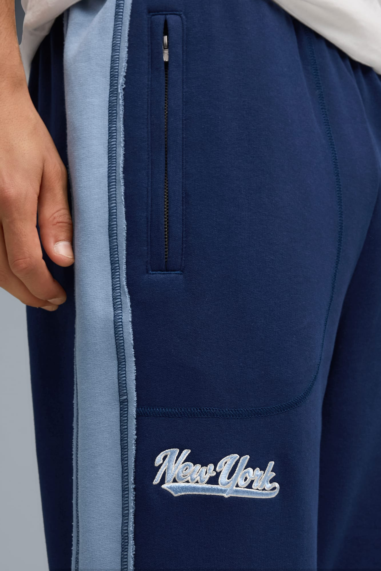T7 Always On NYC Track Pants Men - 4