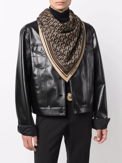 VERSACE monogram-patterned knitted scarf outlook