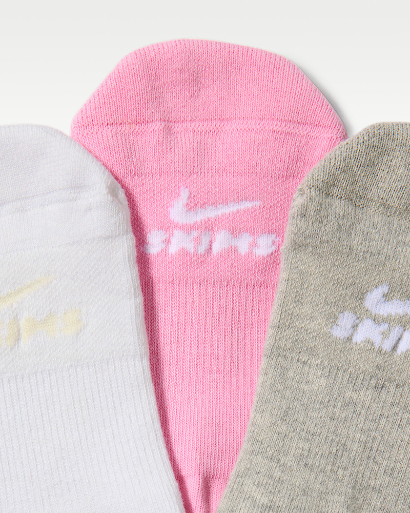 Nike NikeSKIMS Women's Dri-FIT Ankle Socks (3 Pairs) outlook