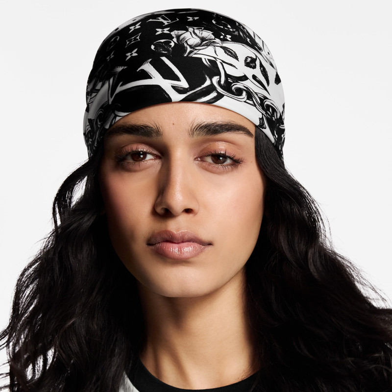 Blooming Monogram Square 90 5