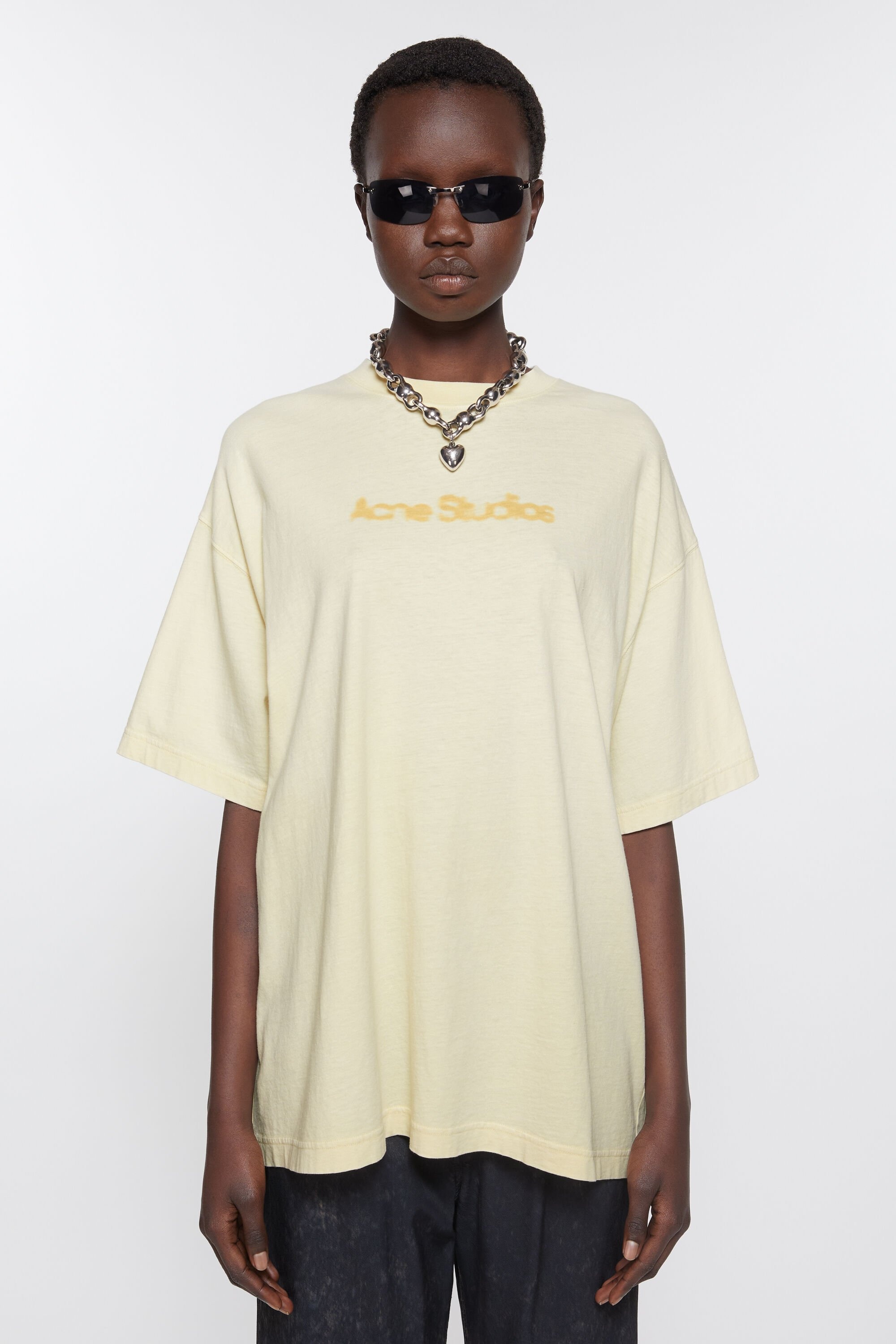 Blurred logo t-shirt - Relaxed unisex fit - Pale yellow - 2