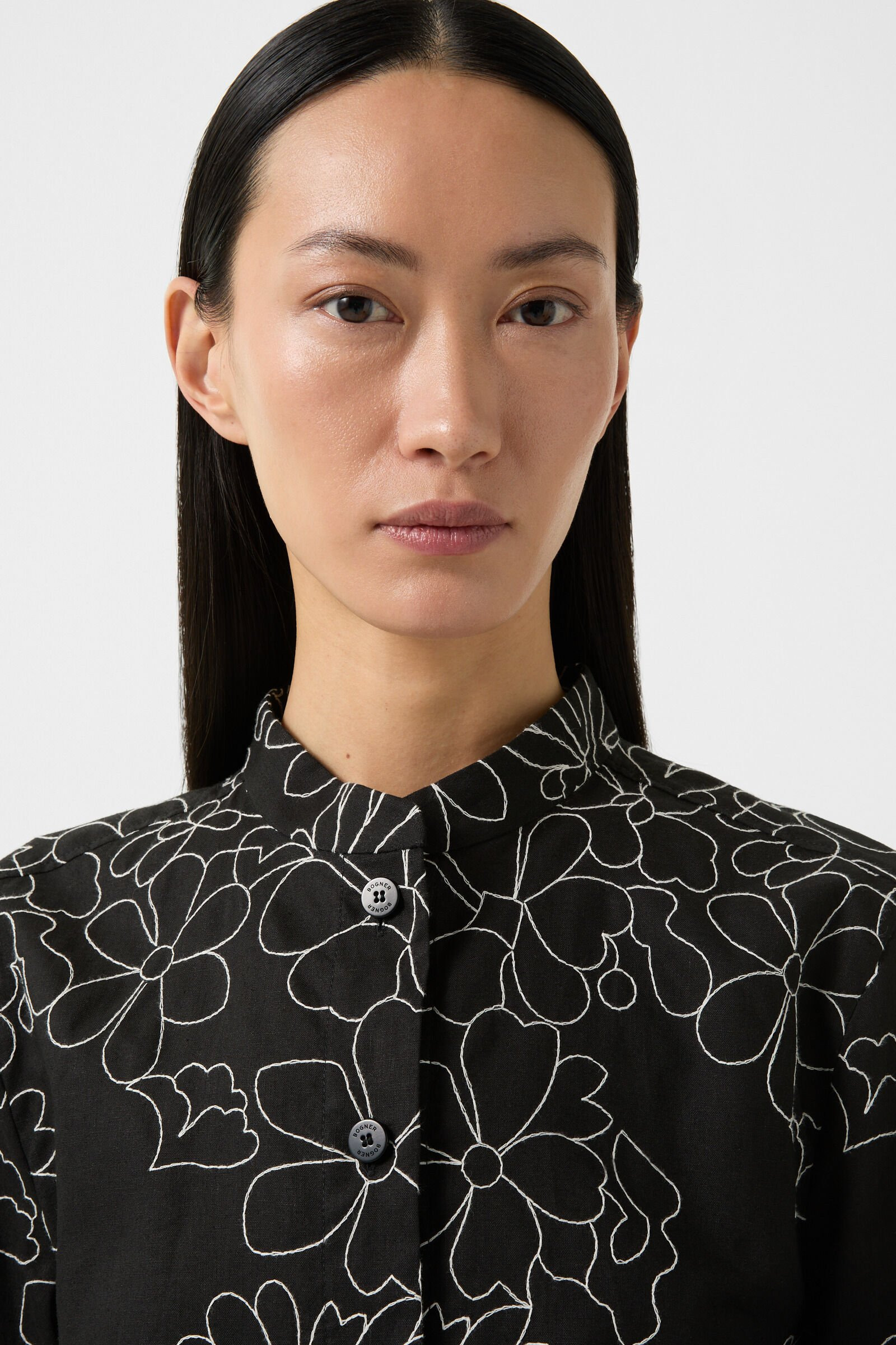 Blouse Chelsy in Black - 4