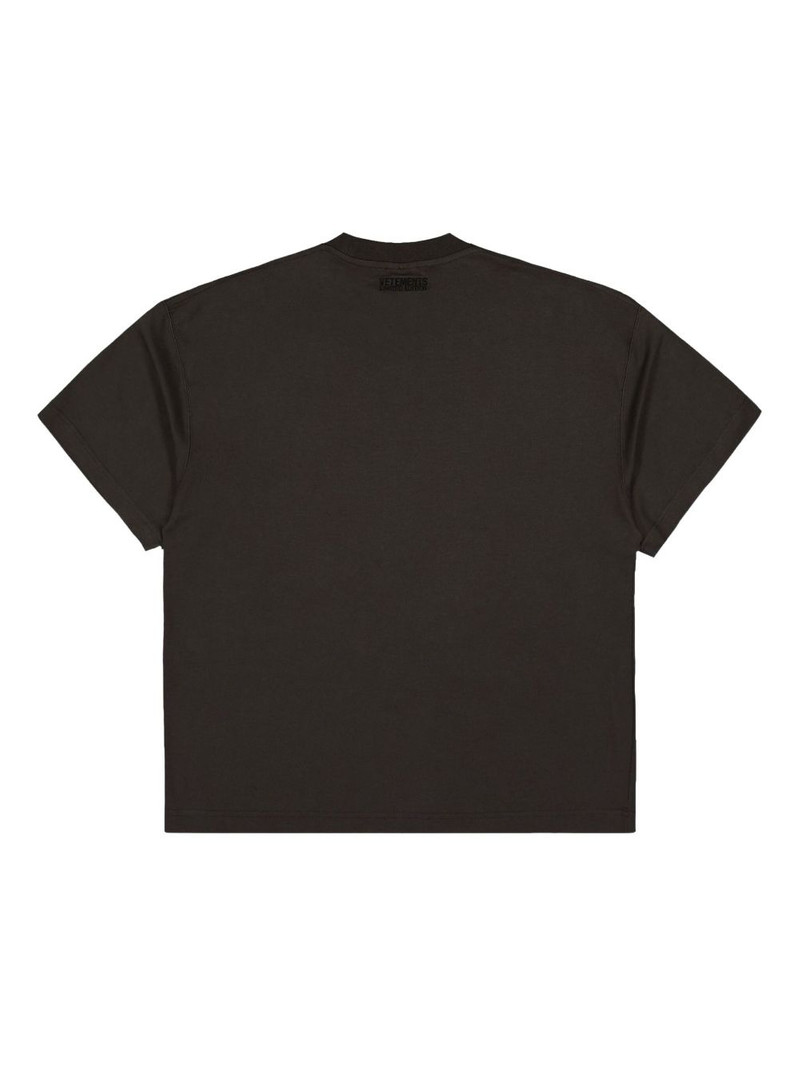 VETEMENTS Bats logo T-shirt outlook