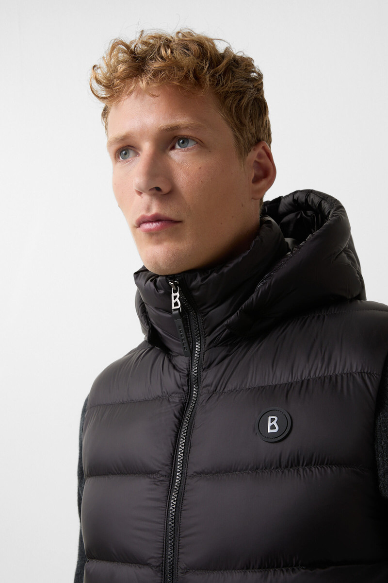 Holger down vest in Black 5