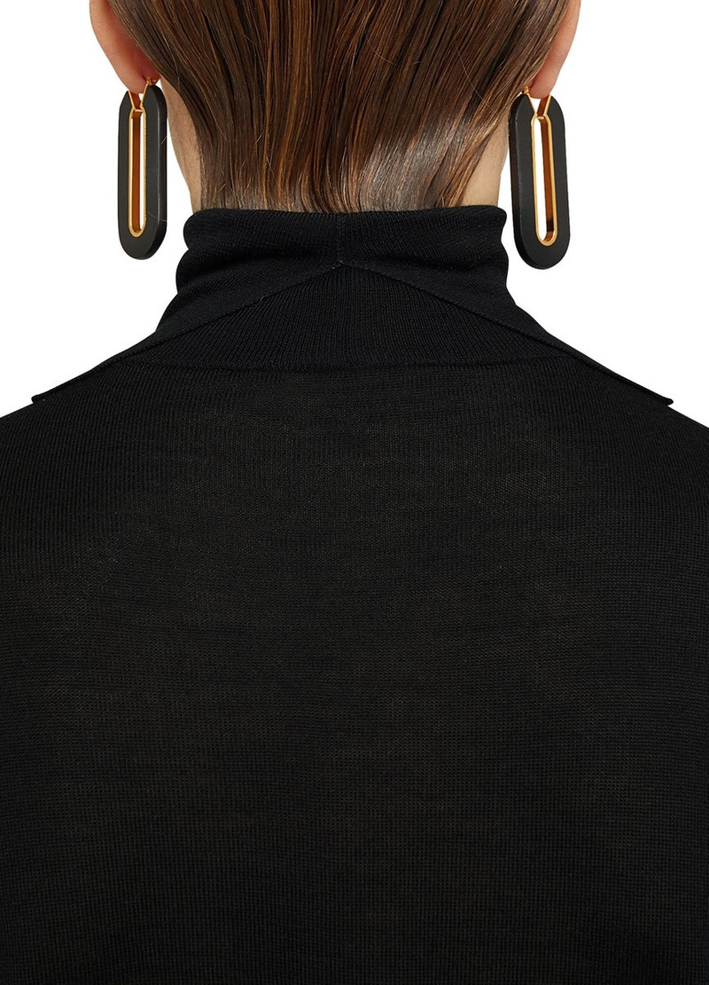 High-neck sweater 4