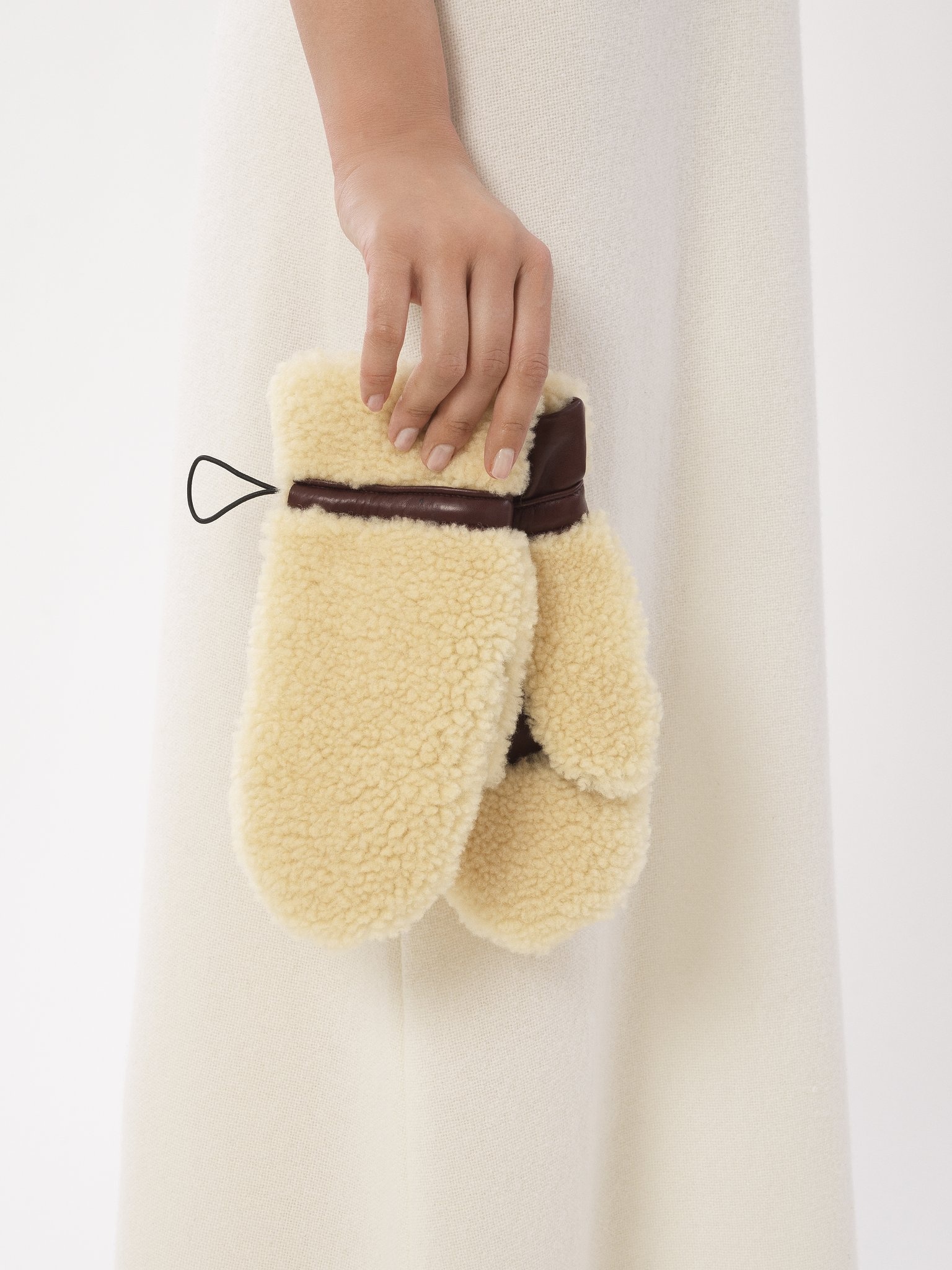 Chloé SHEARLING MITTENS