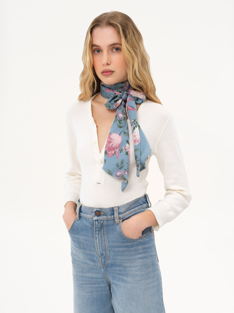 Chloé THE CHLOÉ PEONIES WIDE BANDEAU SCARF IN SILK CHARMEUSE outlook