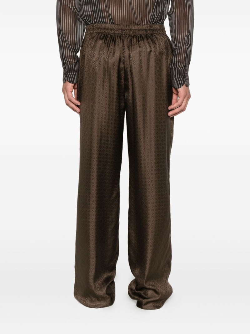 button-fastening trousers 4