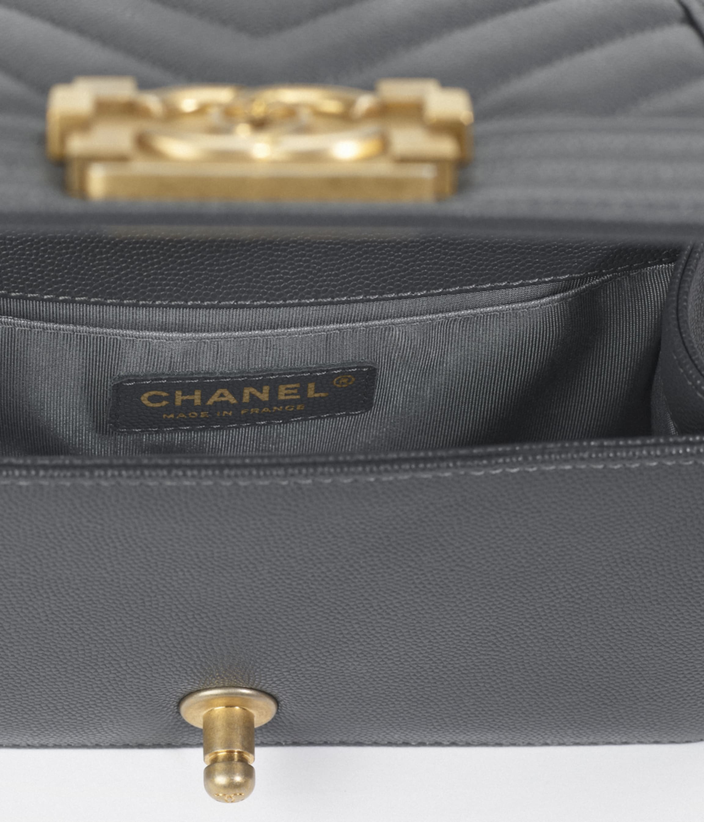 Small BOY CHANEL Handbag - 2