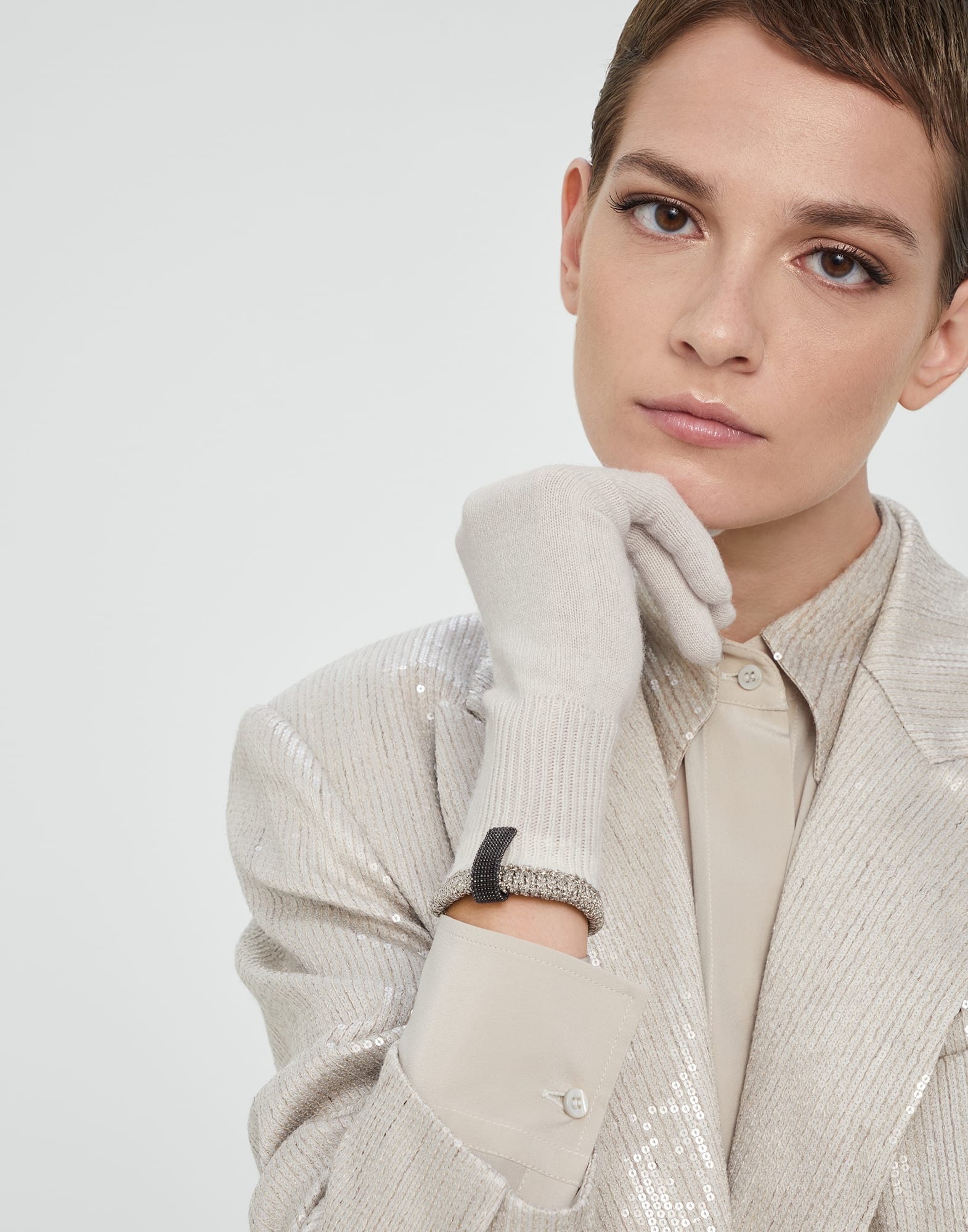 Cashmere knit gloves with sparkling trim and monili - 3