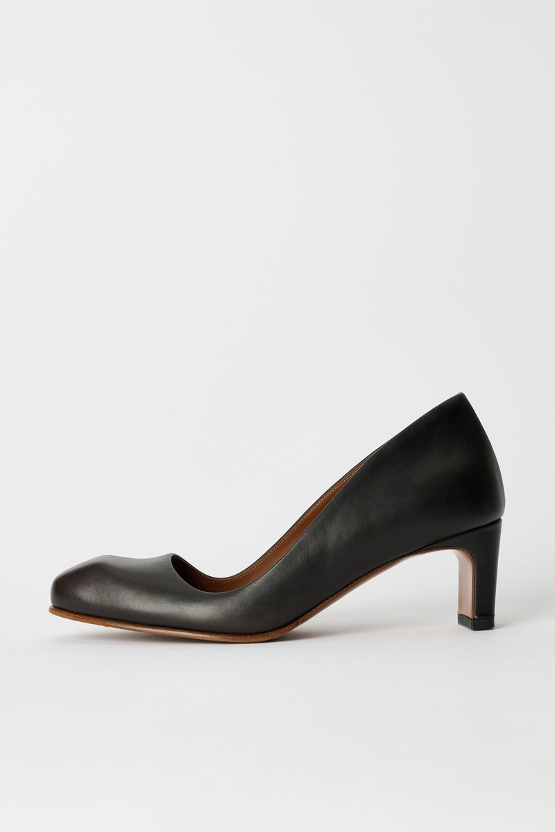 Karasu Pump Dark Chocolate Rich Calfskin 1