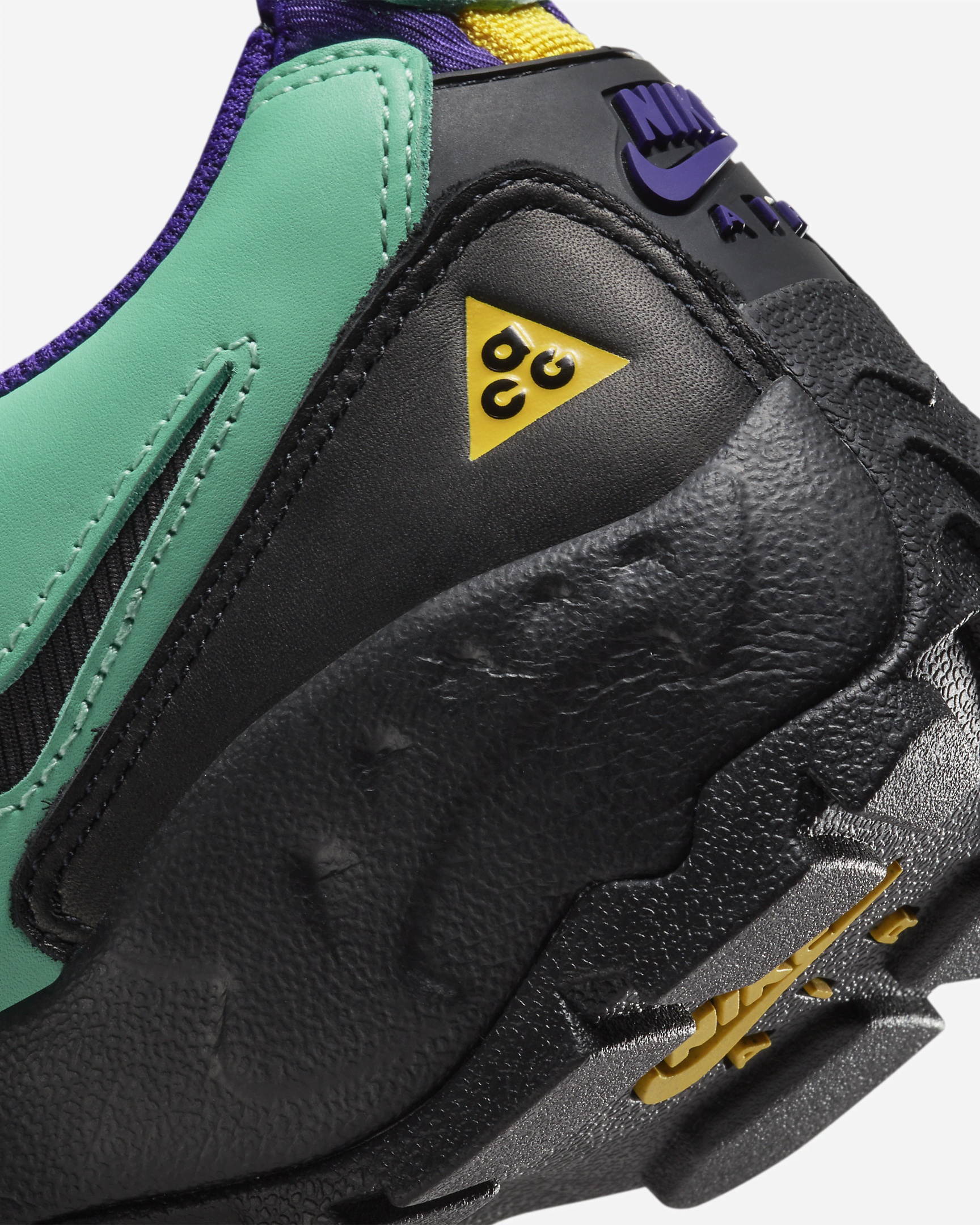 Men's Nike ACG Air Mada Shoes - 8