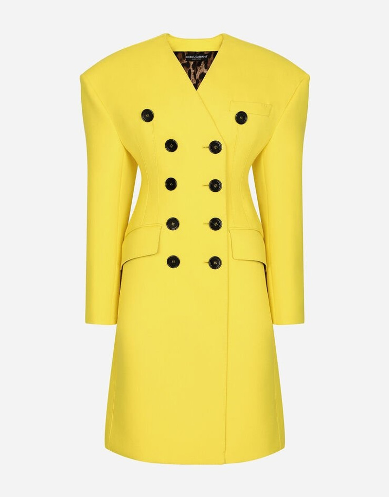 Woolen coat with contrasting buttons 3