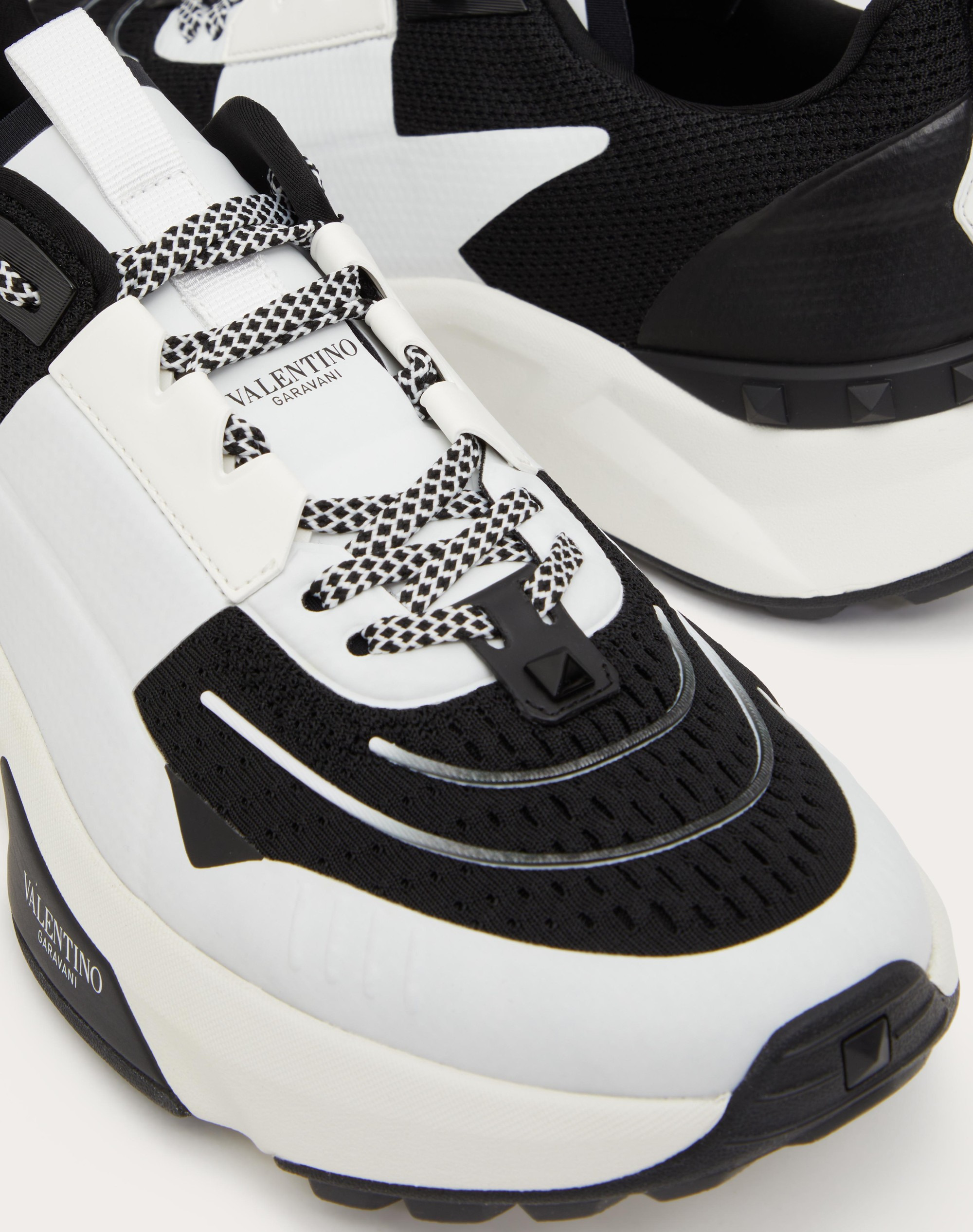 TRUE ACT LOW TOP SNEAKER IN MESH AND RUBBERIZED FABRIC - 5