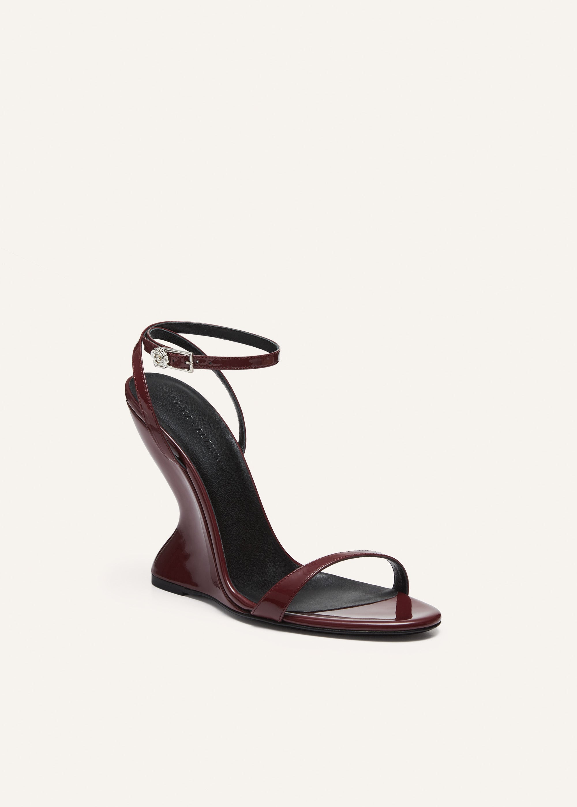Inverted wedge strappy sandals in burgundy patent leather - 2