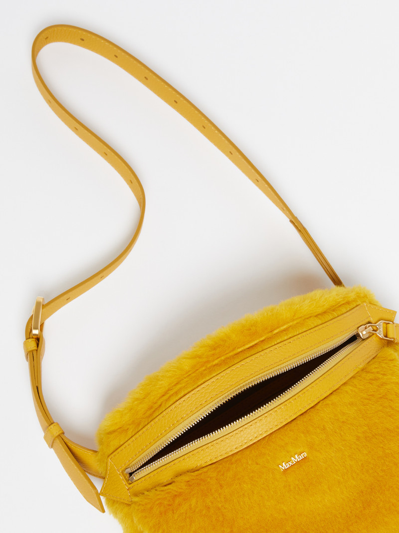 BANAN2 Belt bag in Teddy fabric 5