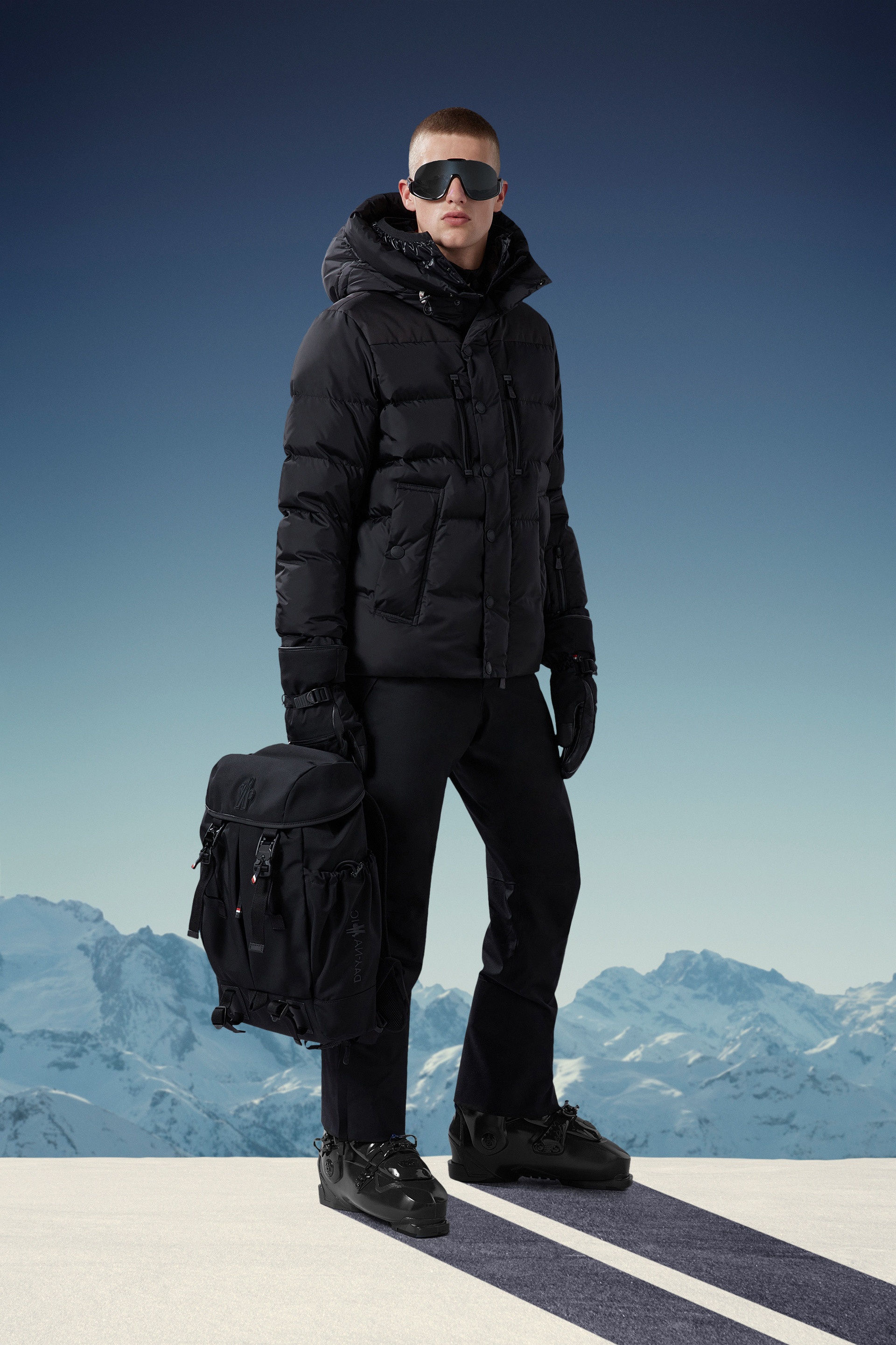 Rodenberg Short Down Jacket - 2