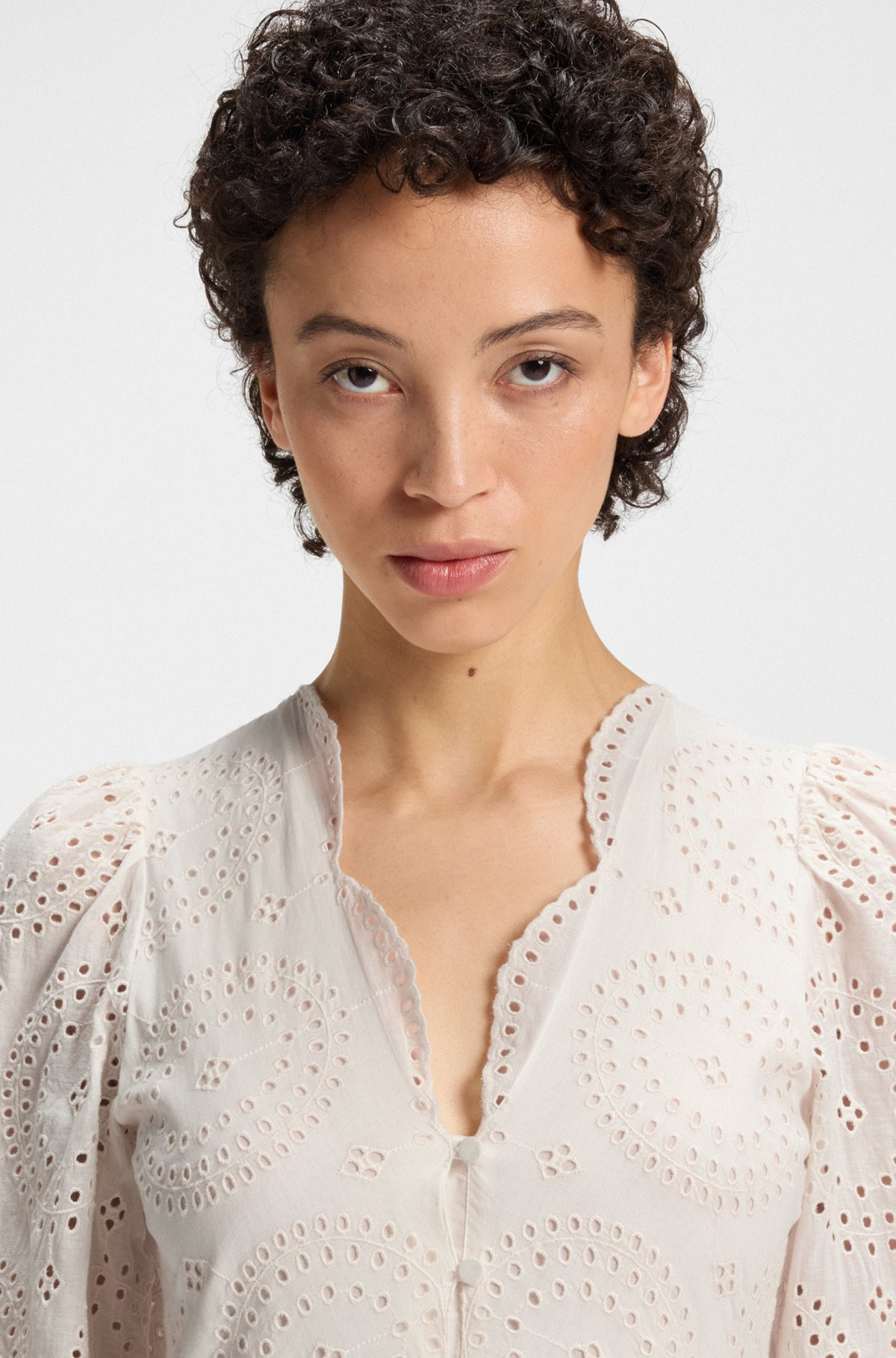 PLEAT-DETAIL DRESS IN COTTON BRODERIE - 5