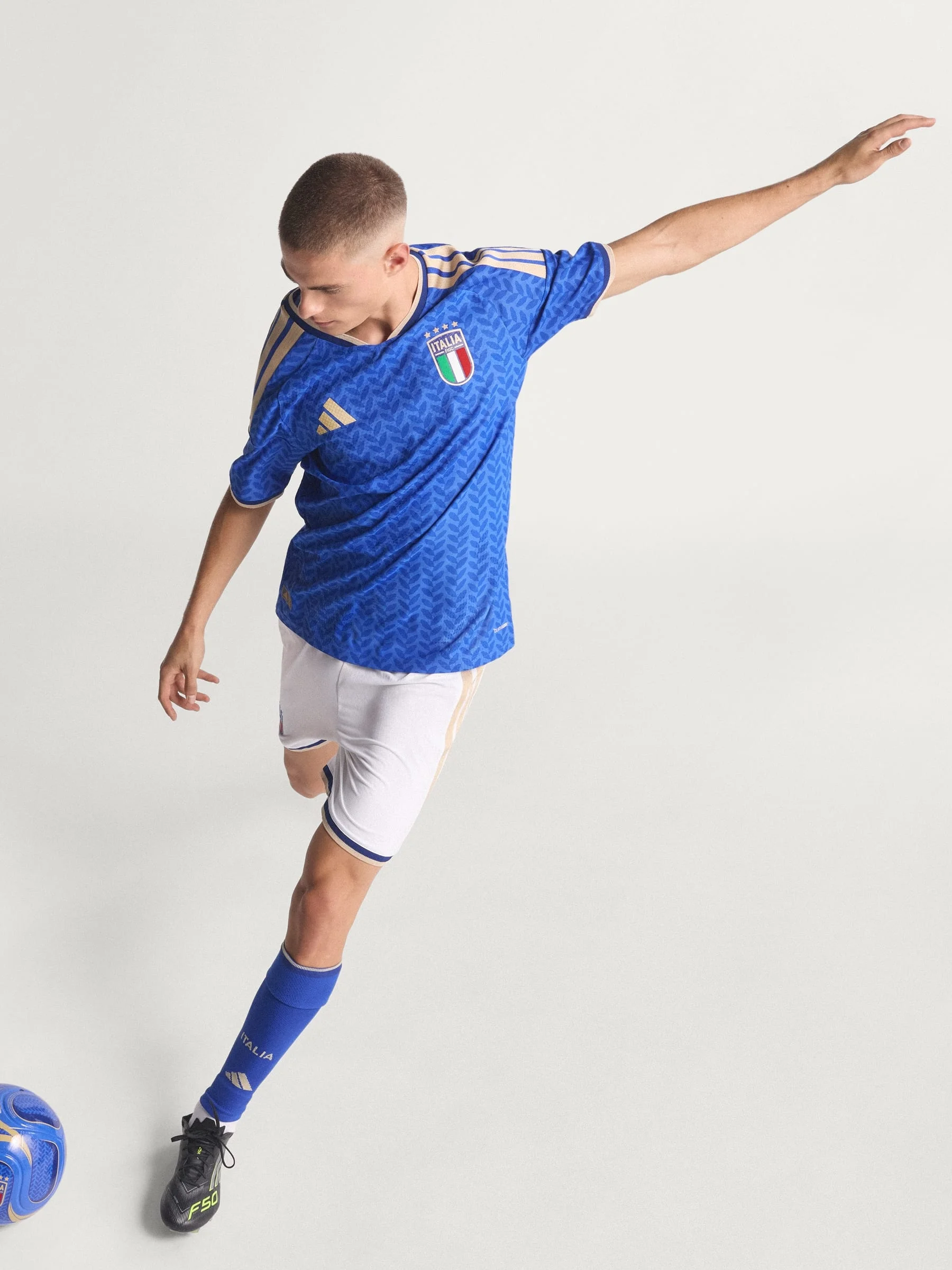Italy 26 Home Authentic Jersey - 1