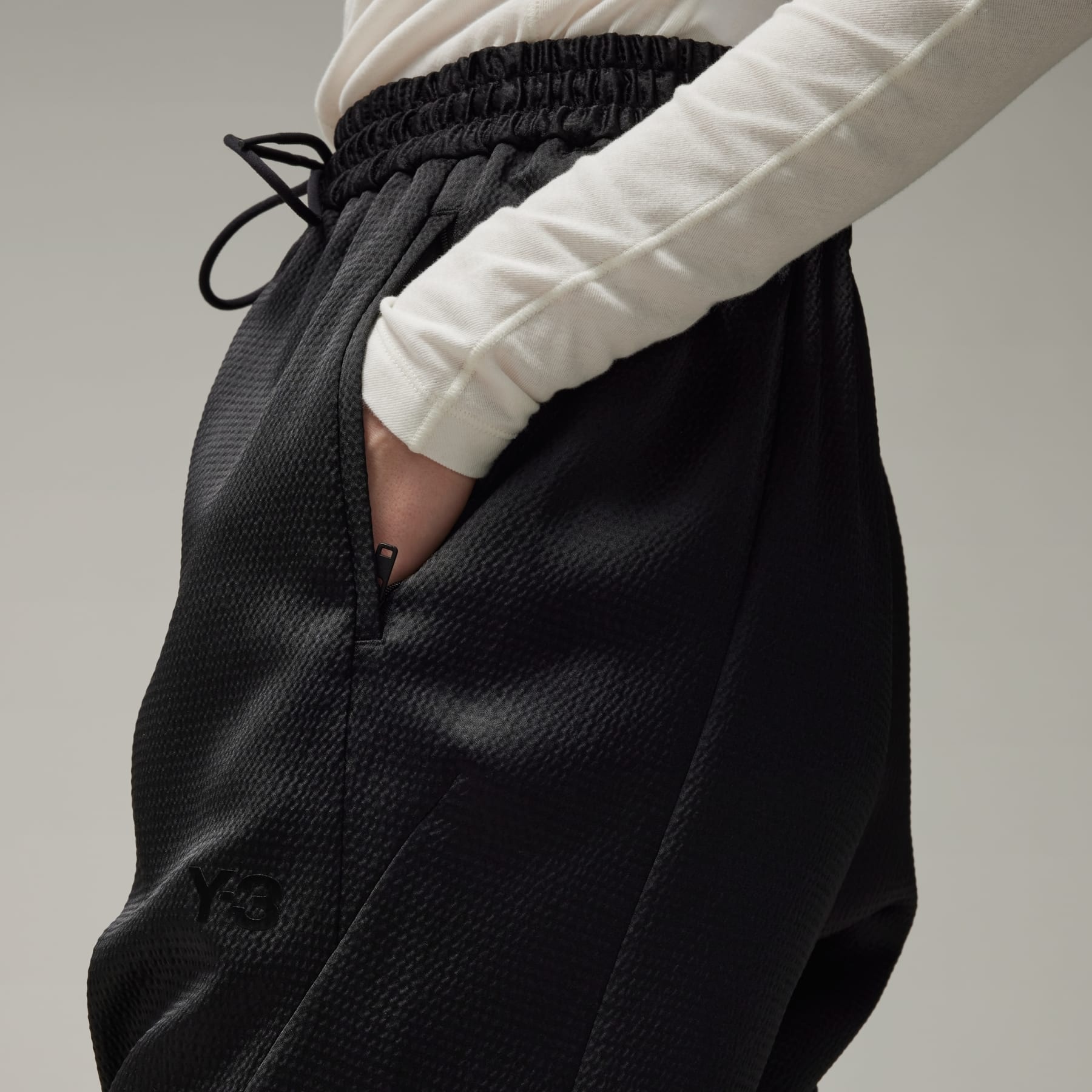 Y-3 Cuffed Tech Seersucker Pants - 7