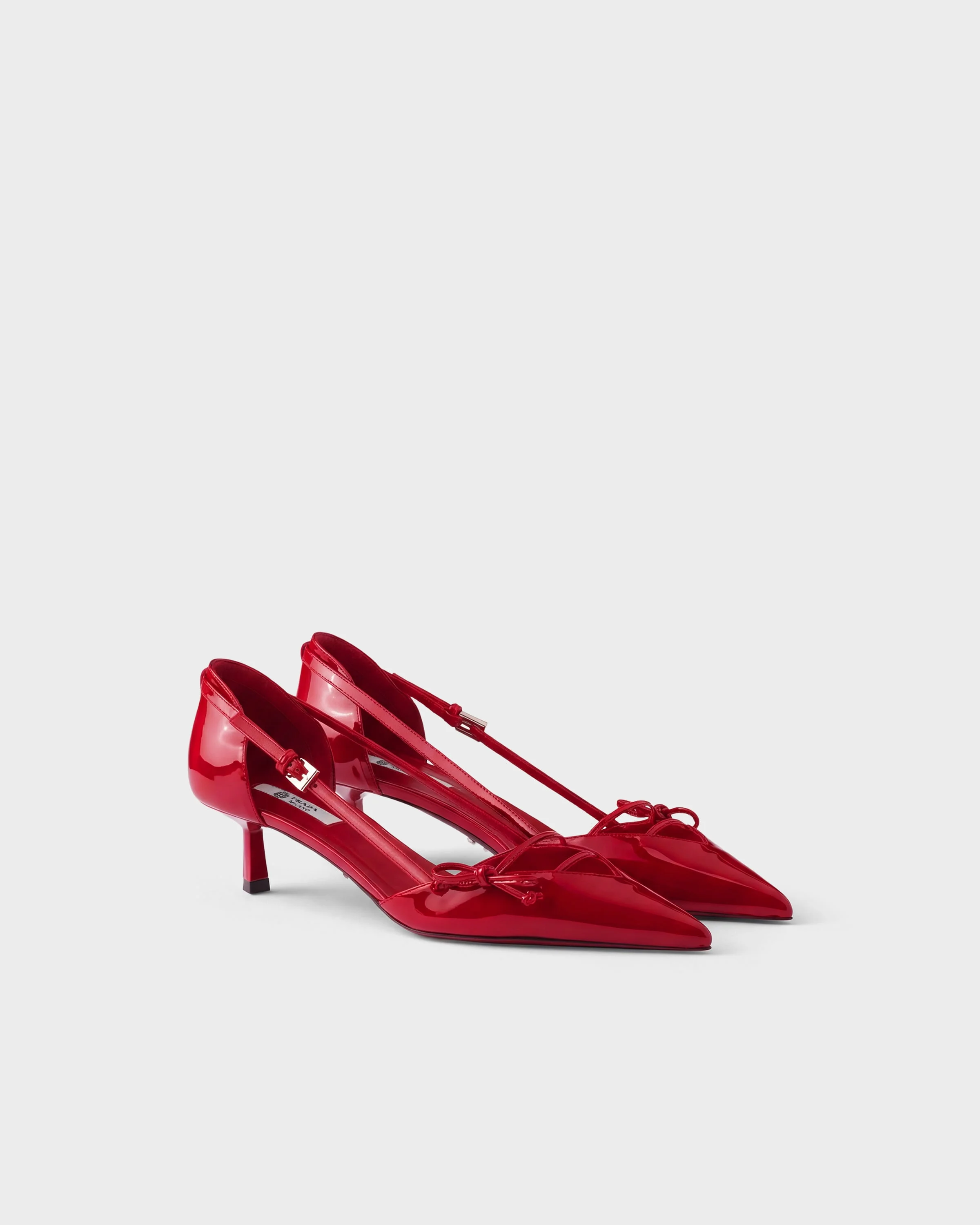 Open side patent leather pumps - 1