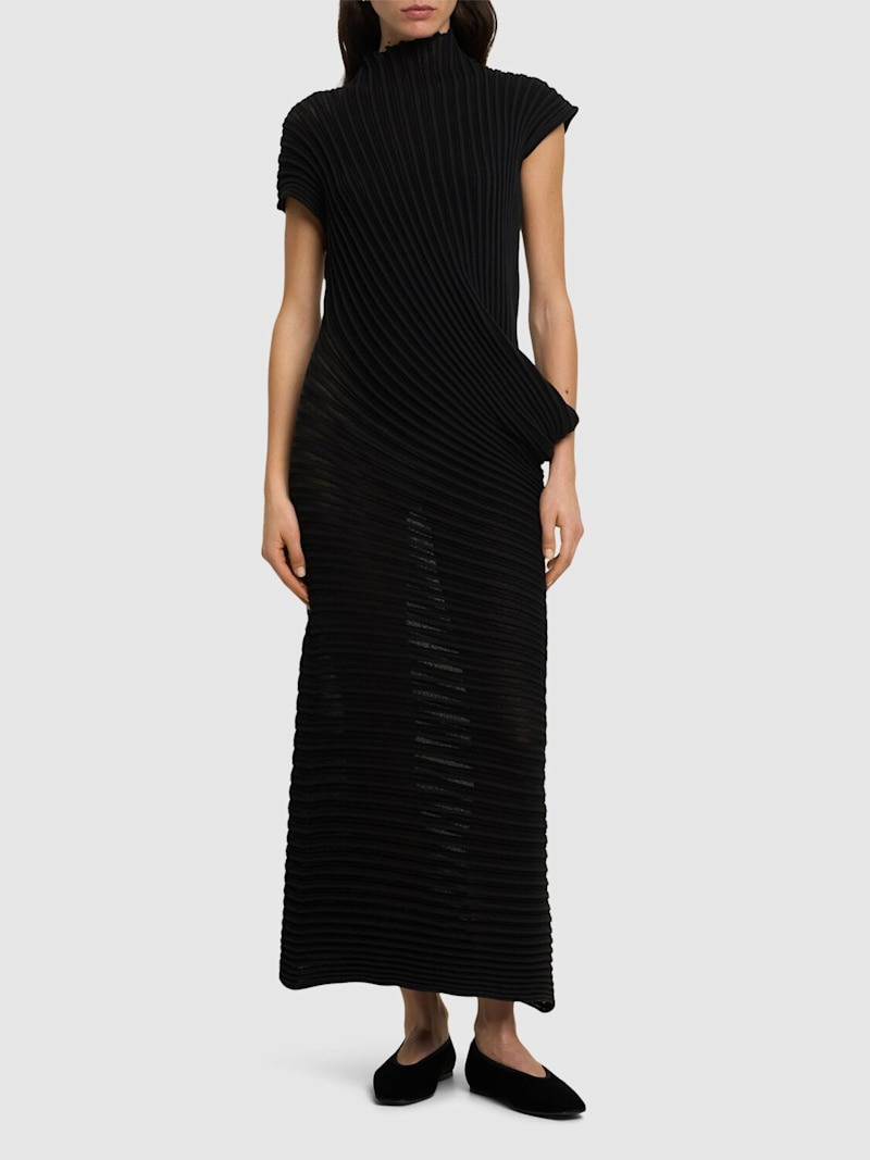 Pleated long dress 2