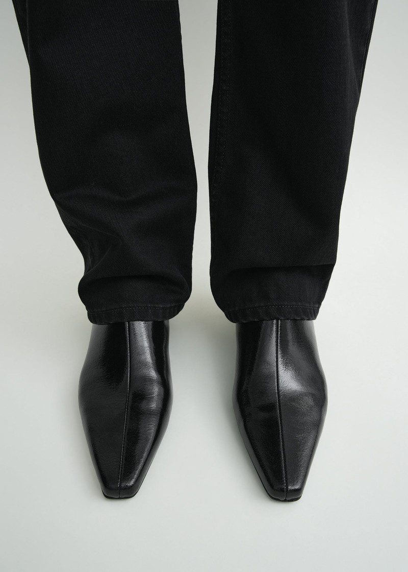 Totême Slim naplack ankle boots black outlook