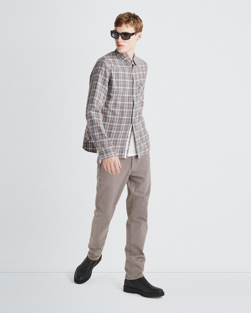 Fit 2 Action Loopback Chino
Slim Fit 6