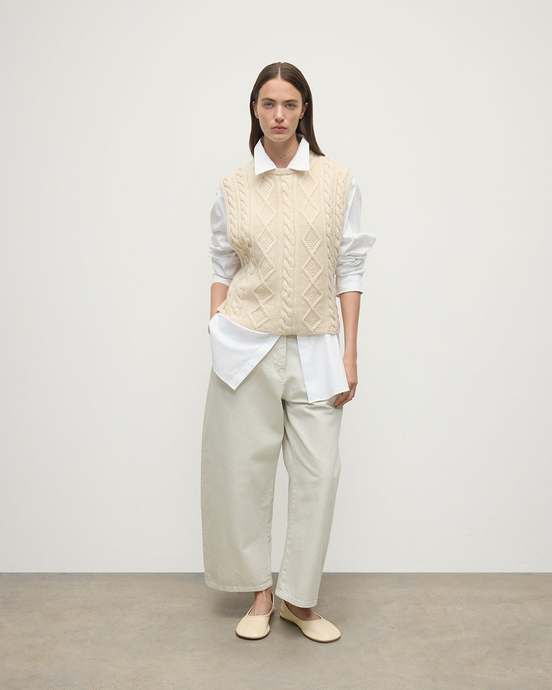 Johnstons of Elgin Aran Cable Cream Cashmere Tank outlook